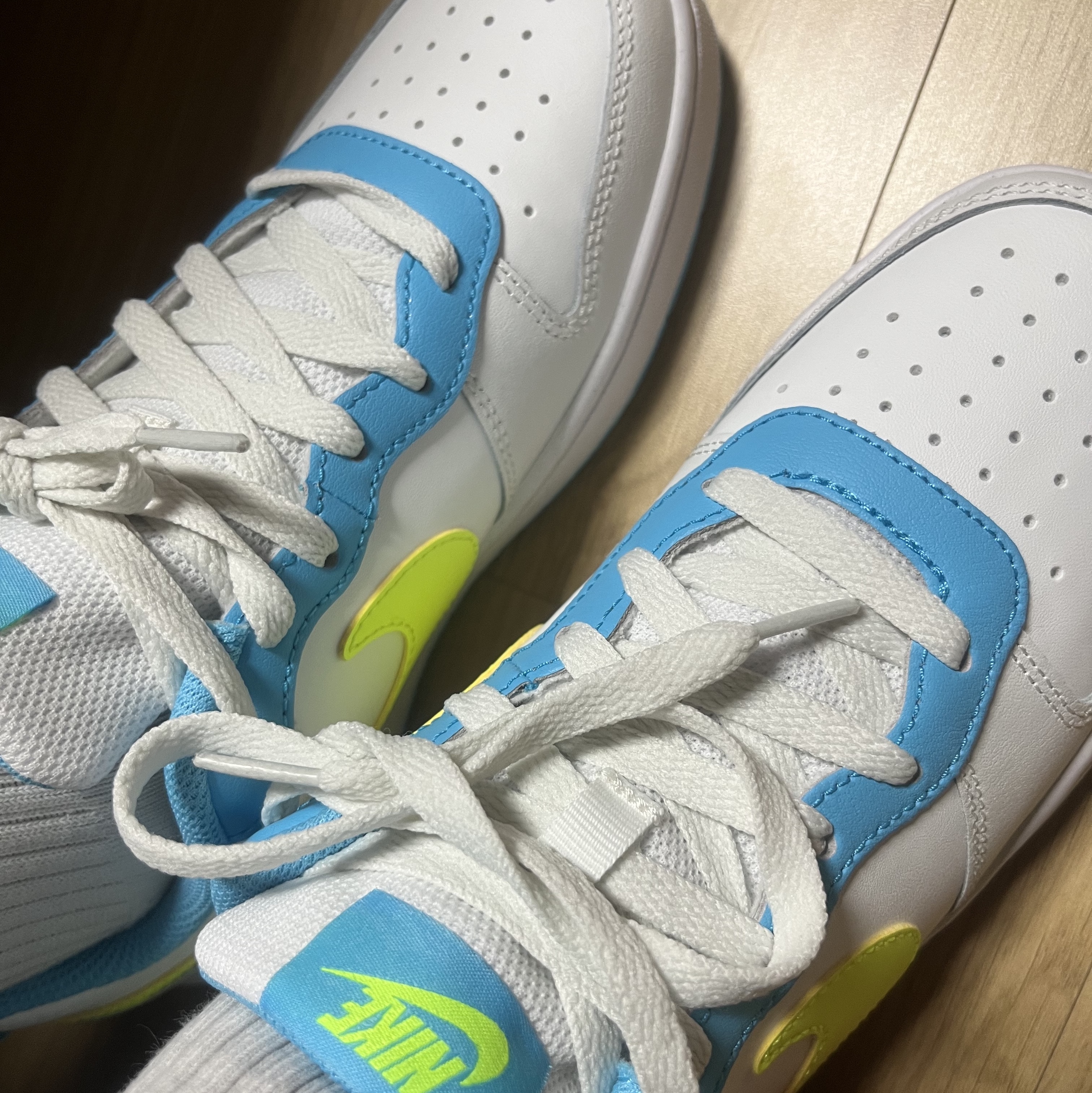 (GS) Nike Court Borough 2 Summit White Baltic Blue 착용 스타일