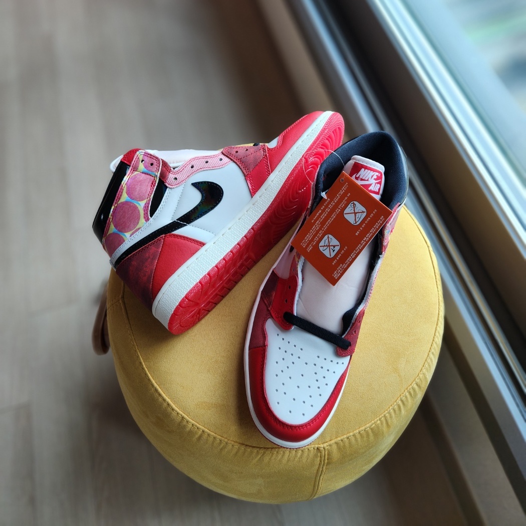 Jordan 1 Retro High Spider-Man Next Chapter 착용 스타일 - 1