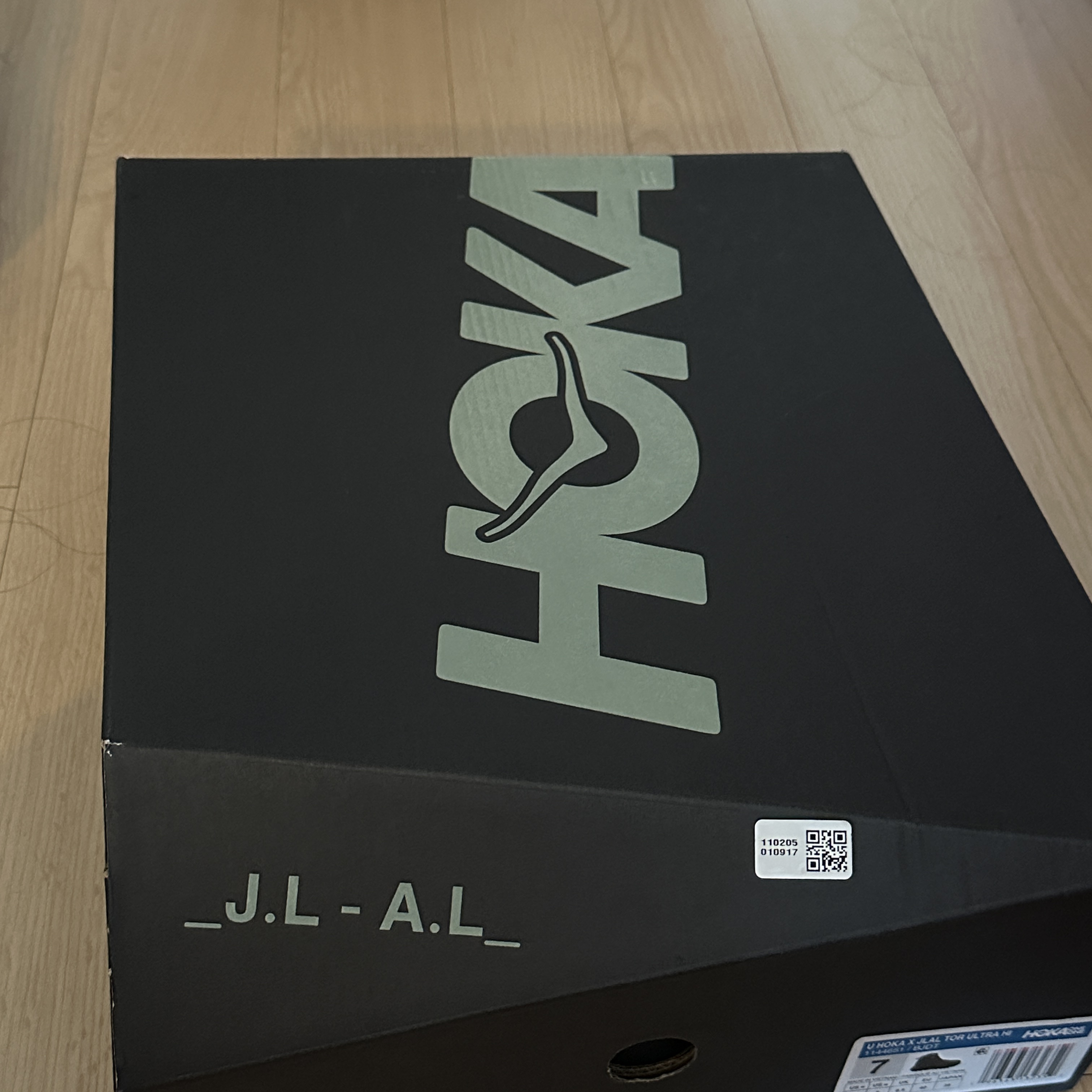Hoka x J.L-A.L Tor Ultra High Blueberry Jadeite 착용 스타일 - 2