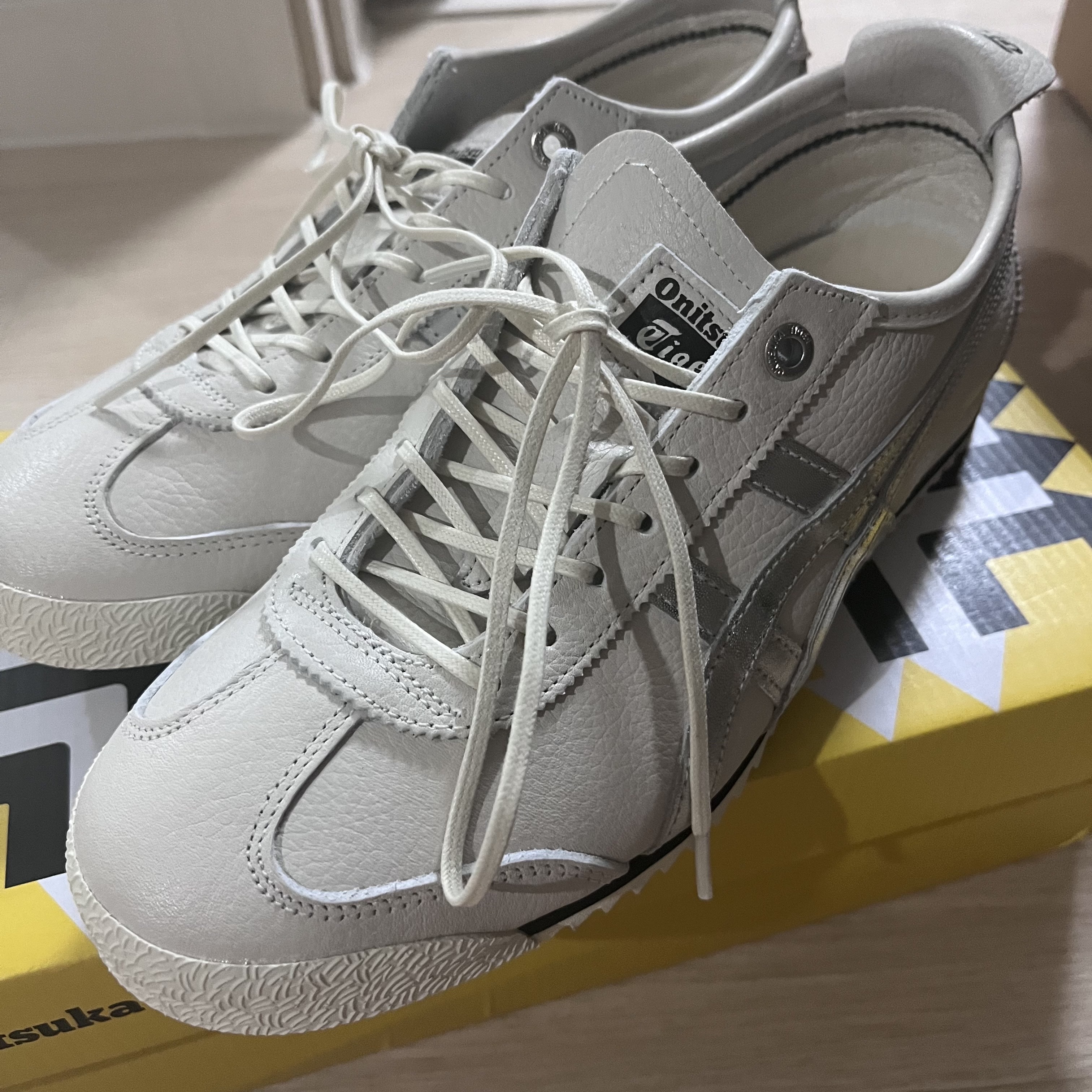 Onitsuka Tiger Mexico 66 SD Birch Silver 착용 스타일 - 2