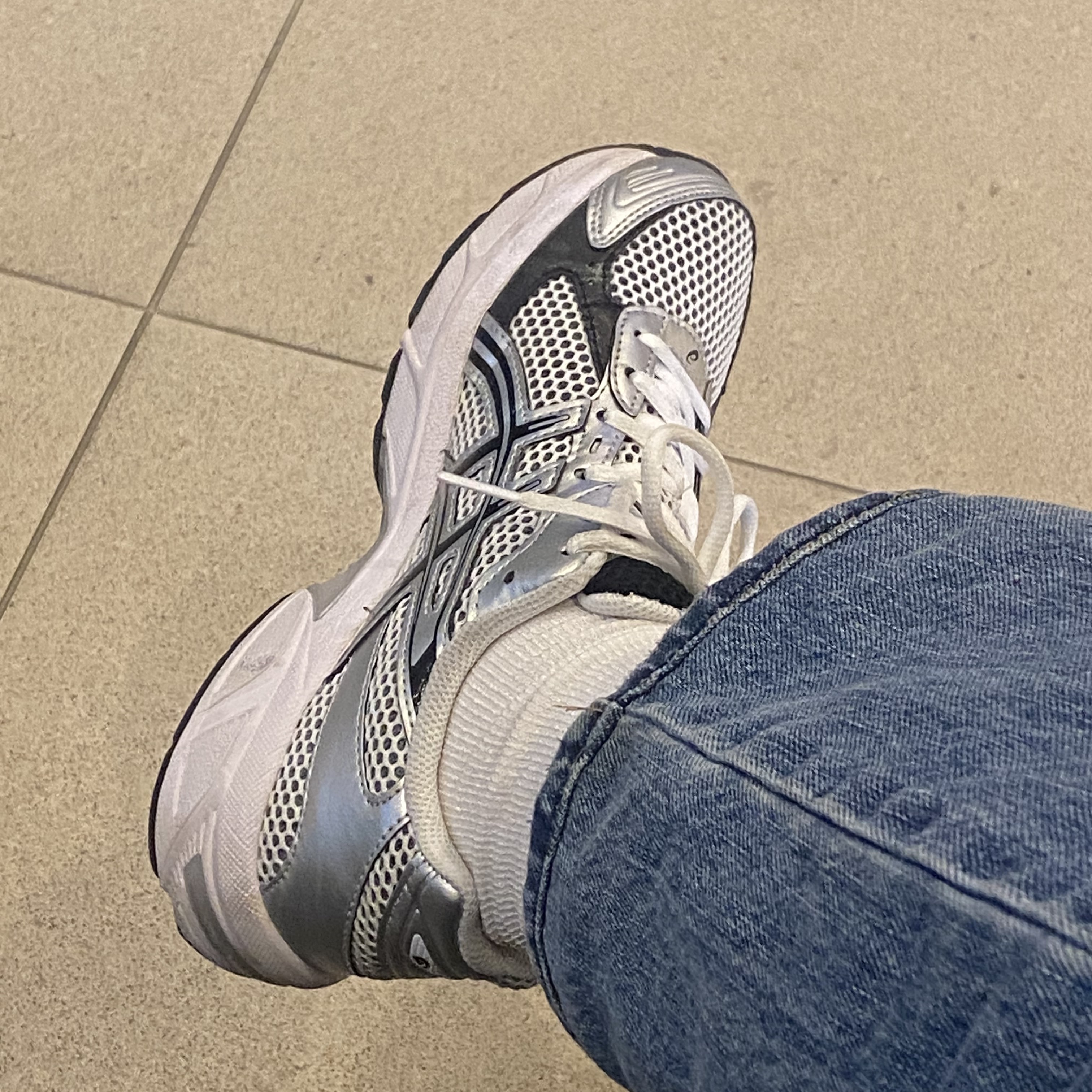 Asics Gel-1130 White Black 착용 스타일