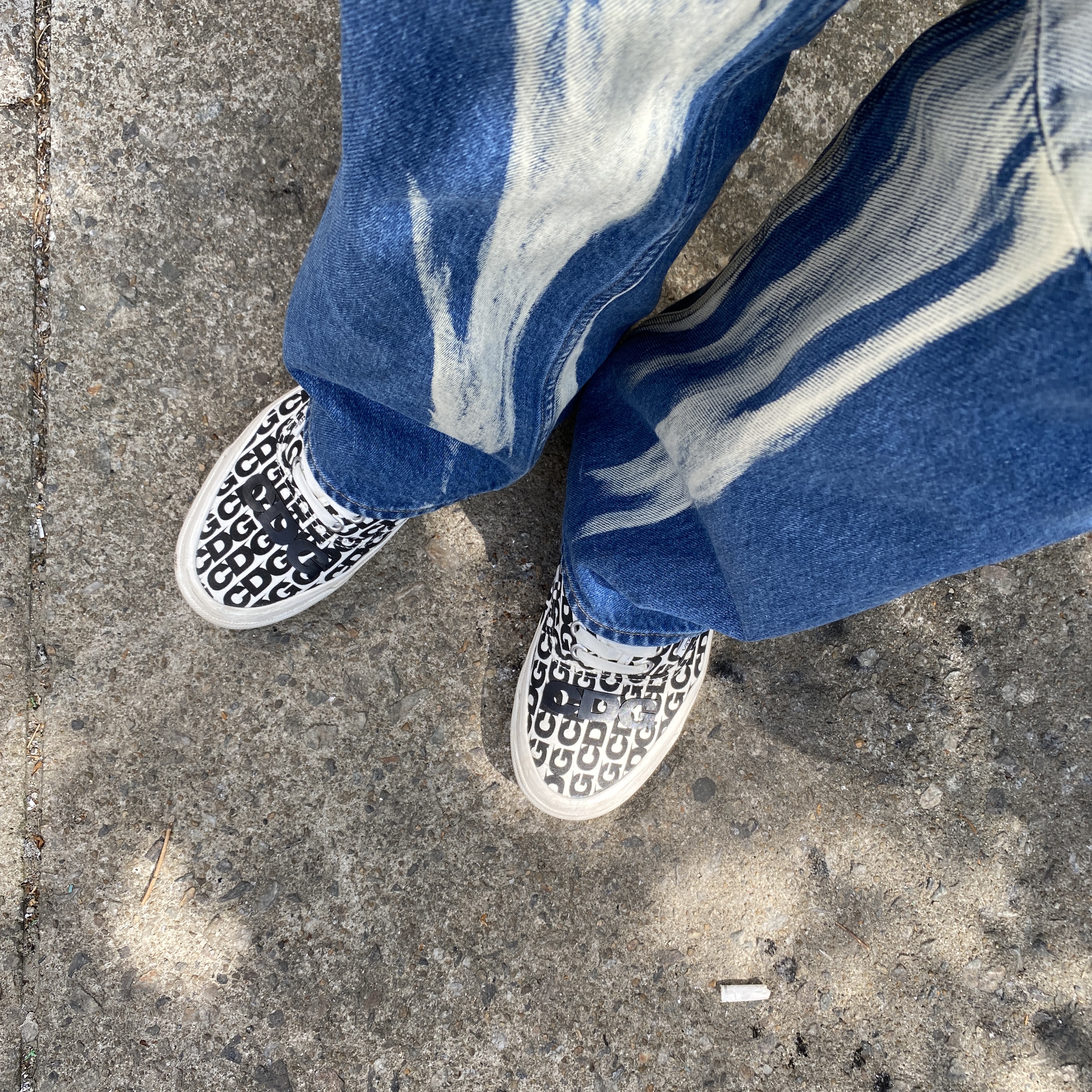 Vans Vault x CDG OG Authentic LX White Black, Our Legacy Extended Third Cut Glass Bleach Denim 착용 스타일
