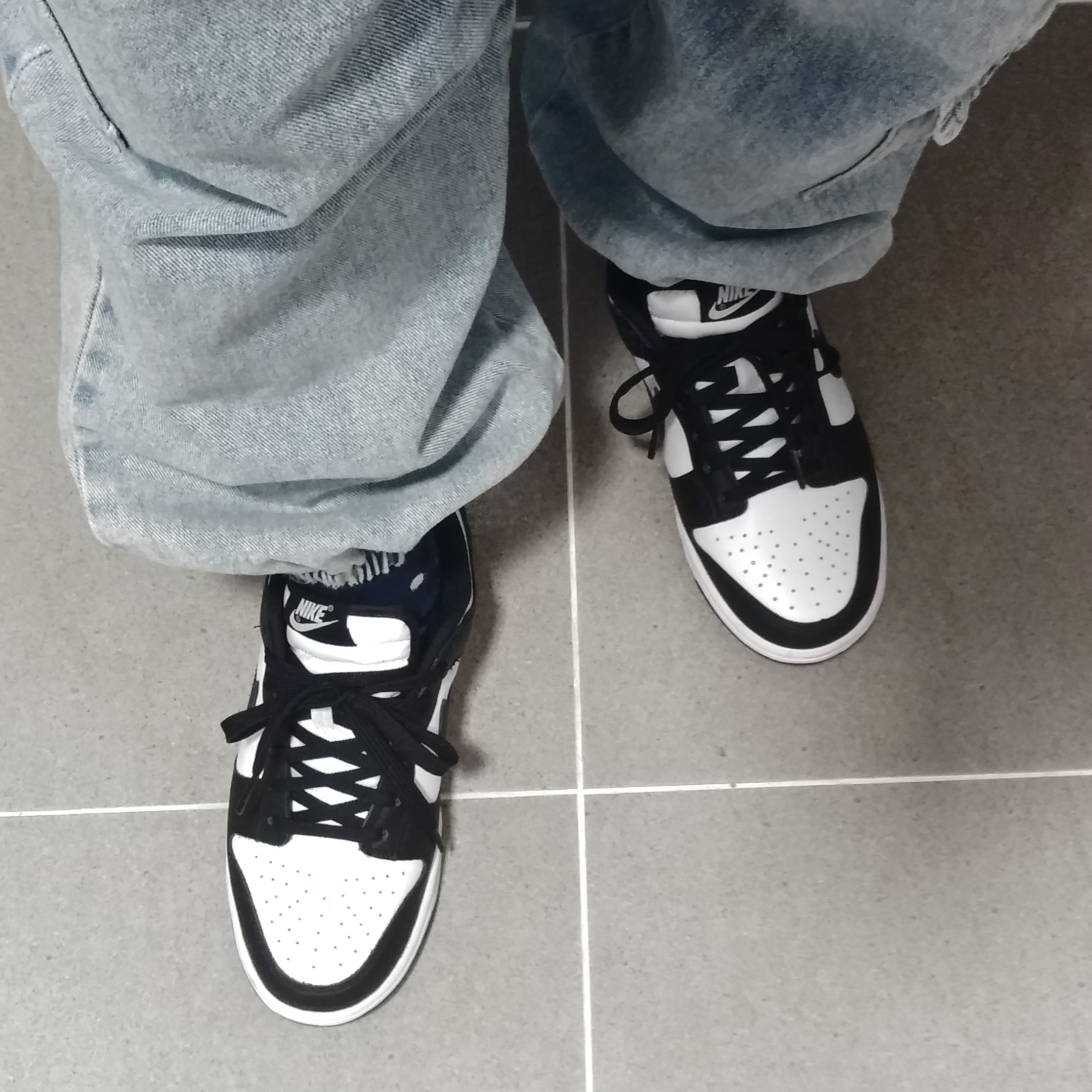 (W) Nike Dunk Low Black 착용 스타일 - 2