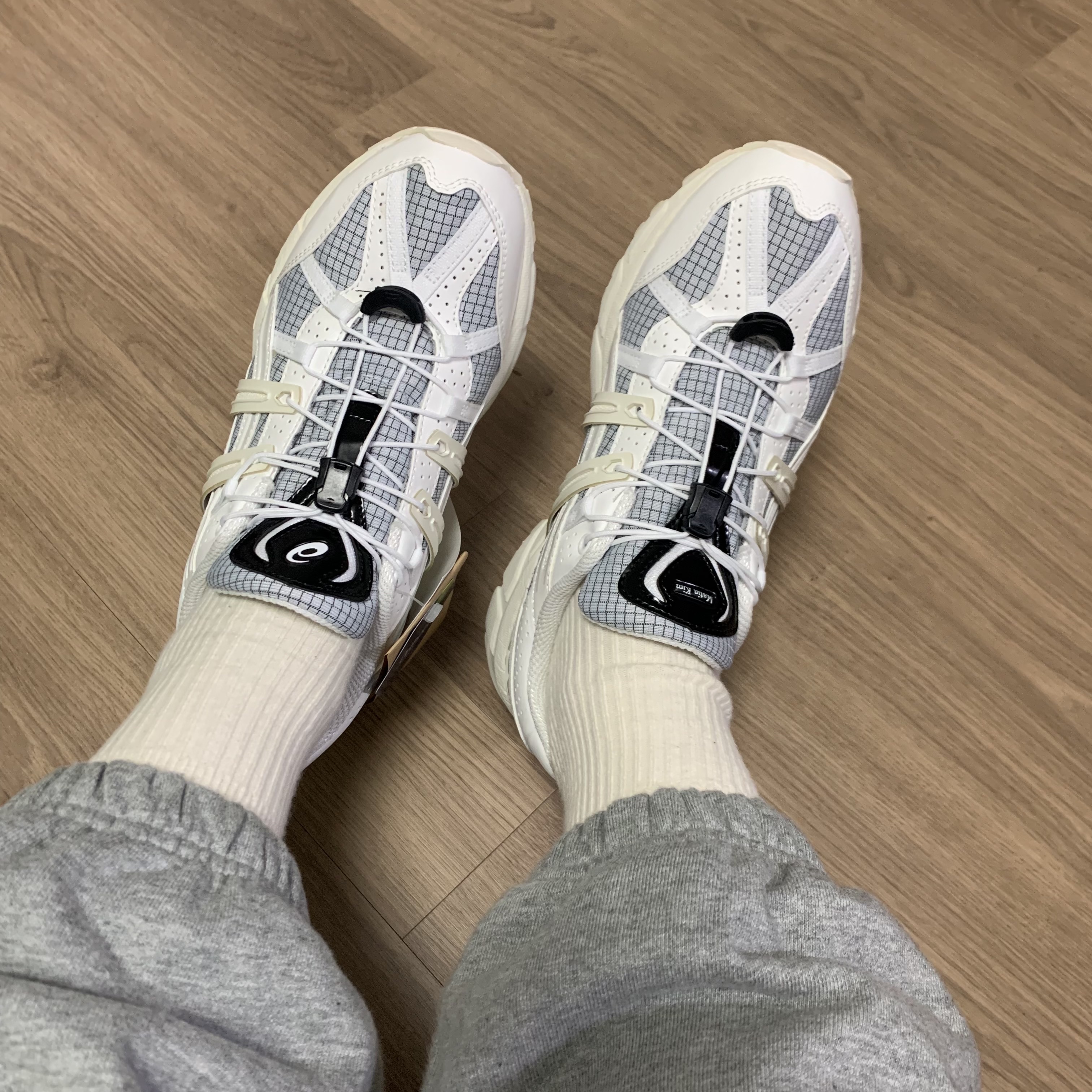 (W) Asics x Matin Kim Gel-Sonoma 15-50 Glacier Grey White 착용 스타일