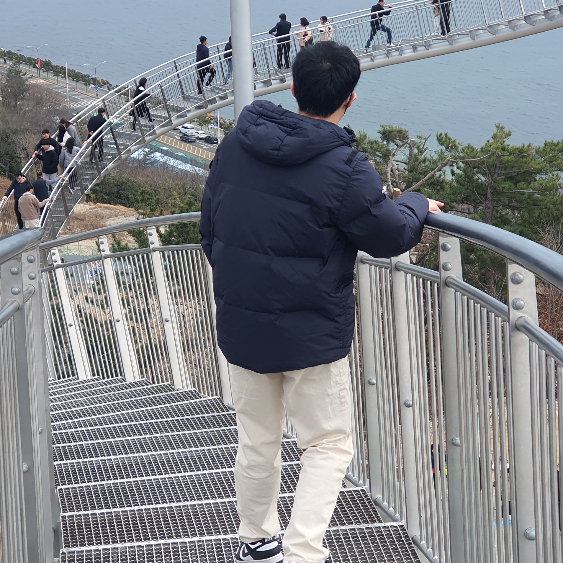 Stone Island 40223 Garment Dyed Crinkle Reps Down Jacket Navy Blue - 22FW 착용 스타일