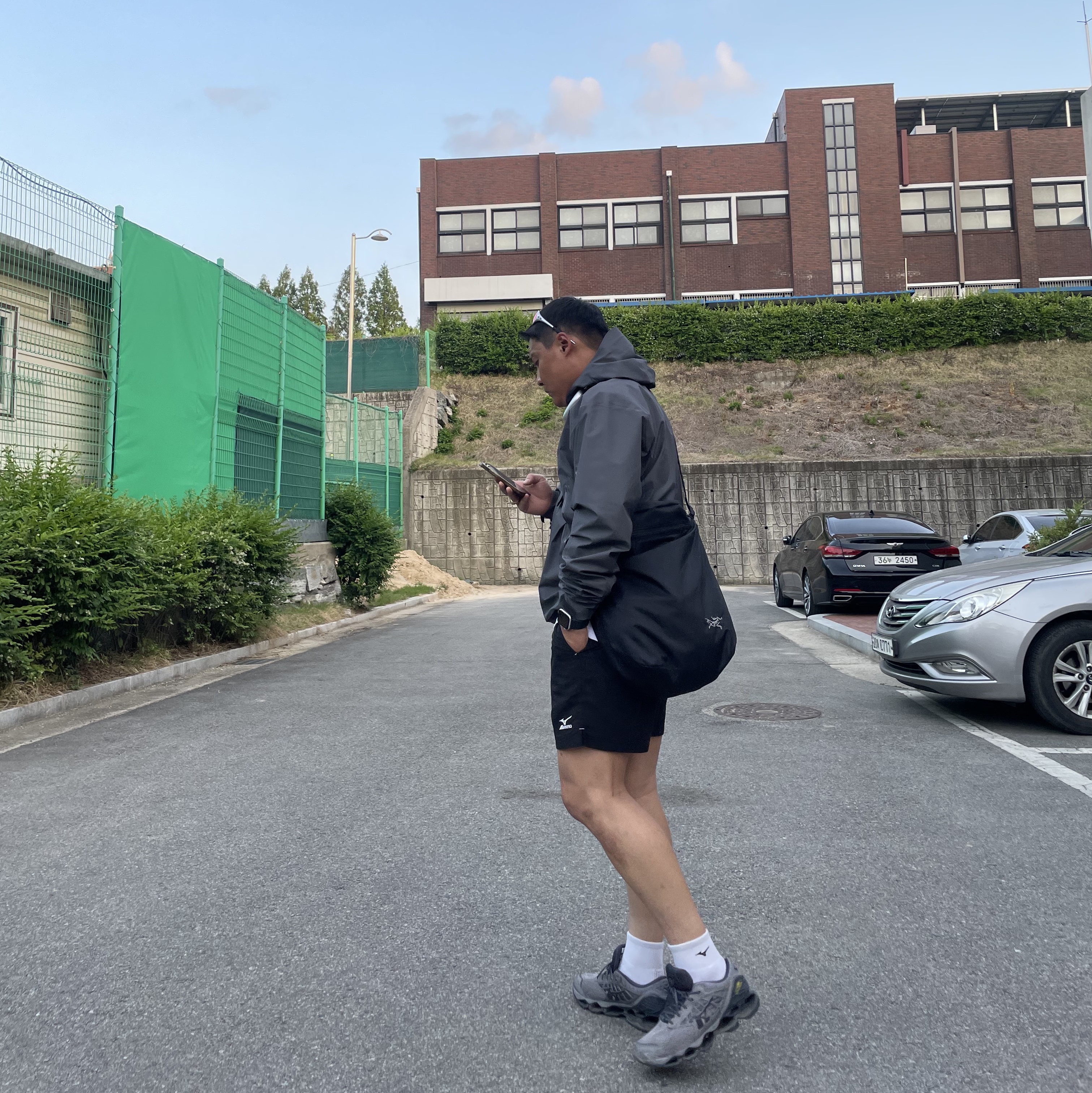 Arc'teryx Beta Jacket Cloud, Arc'teryx Heliad 12 Tote Black 착용 스타일