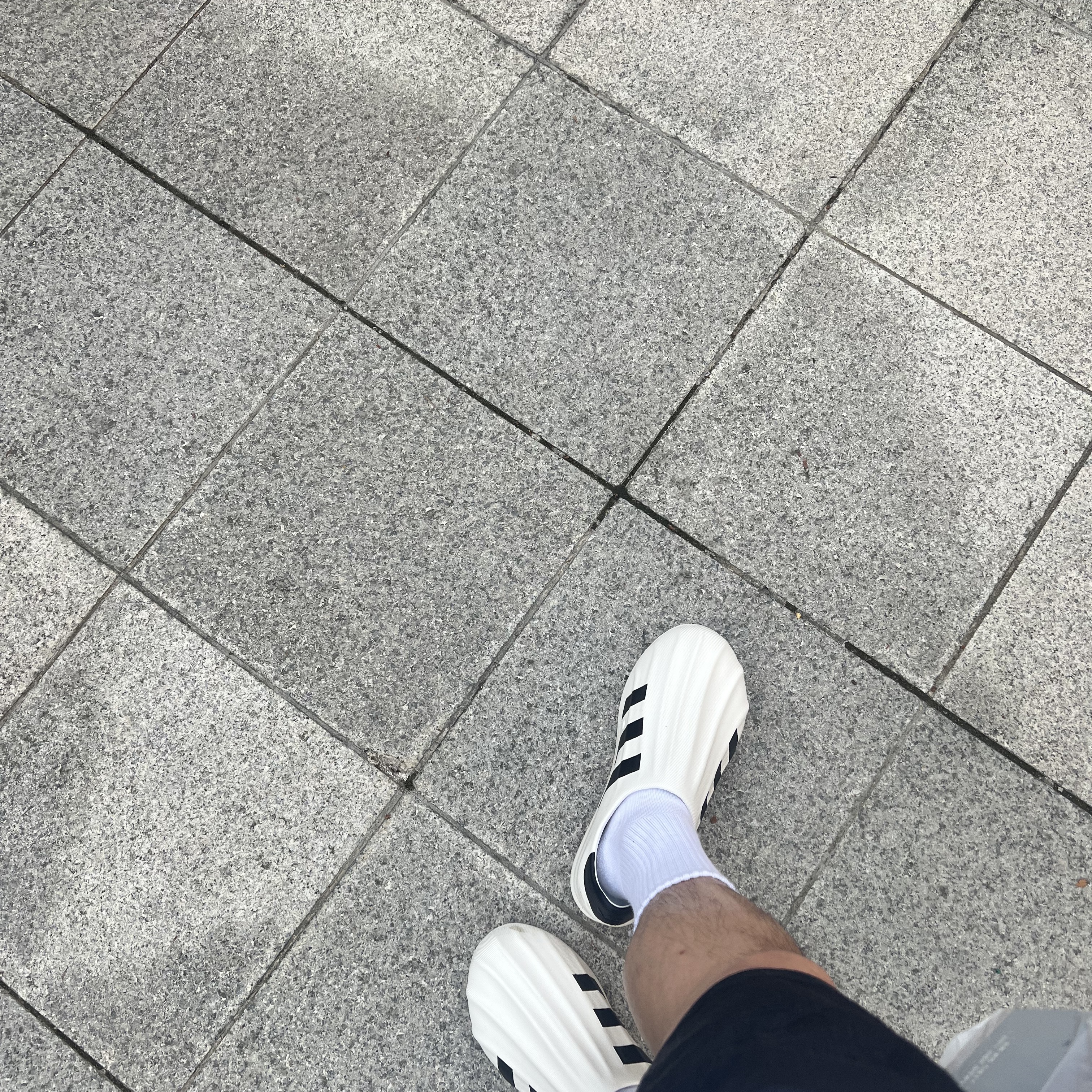 Adidas Adifom Superstar Core White 착용 스타일