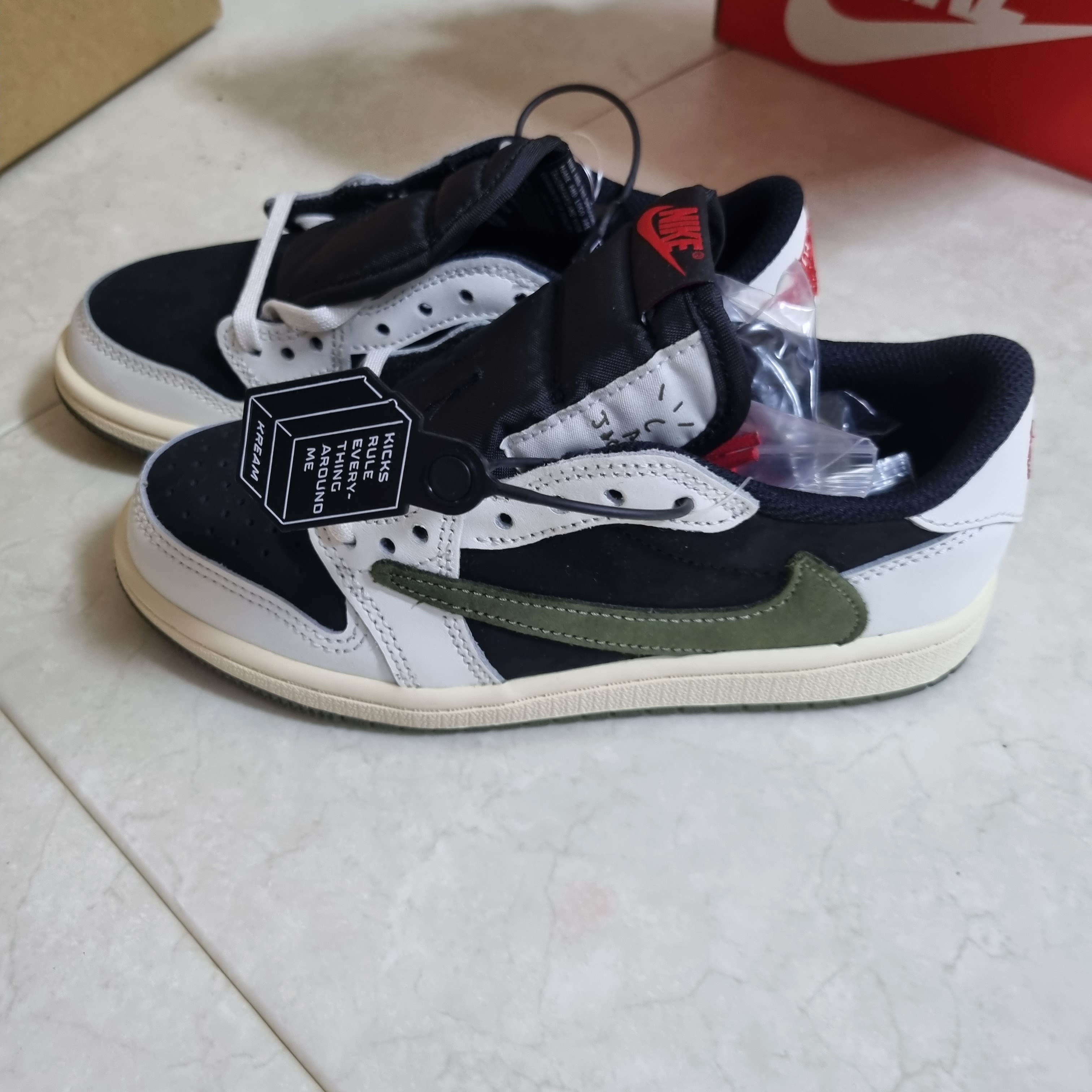 (PS) Jordan 1 x Travis Scott Retro Low OG SP Medium Olive 착용 스타일