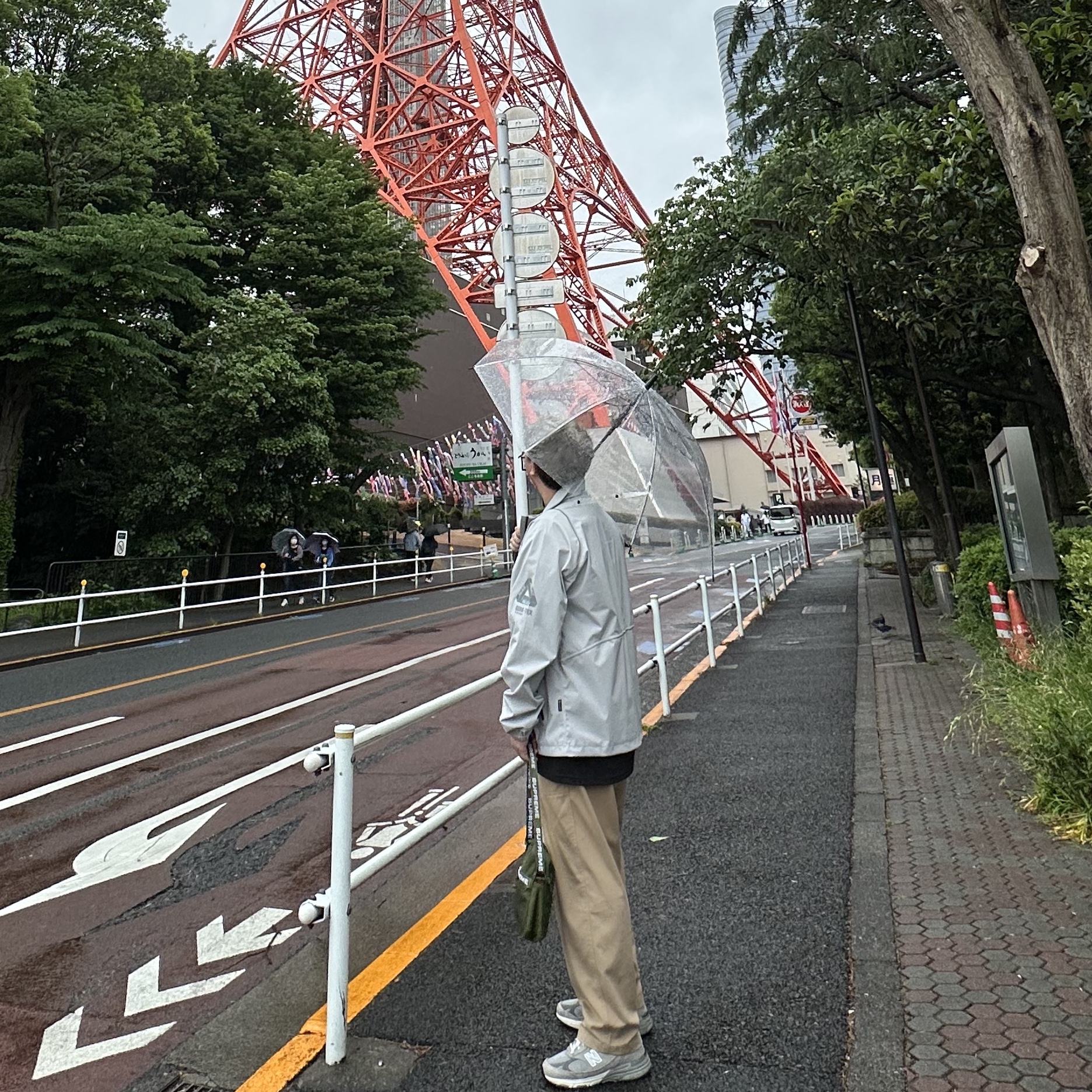 Palace Gore-Tex S-Lite Jacket Grey - 23SS, New Balance 993 Made in USA Grey - D Standard 착용 스타일