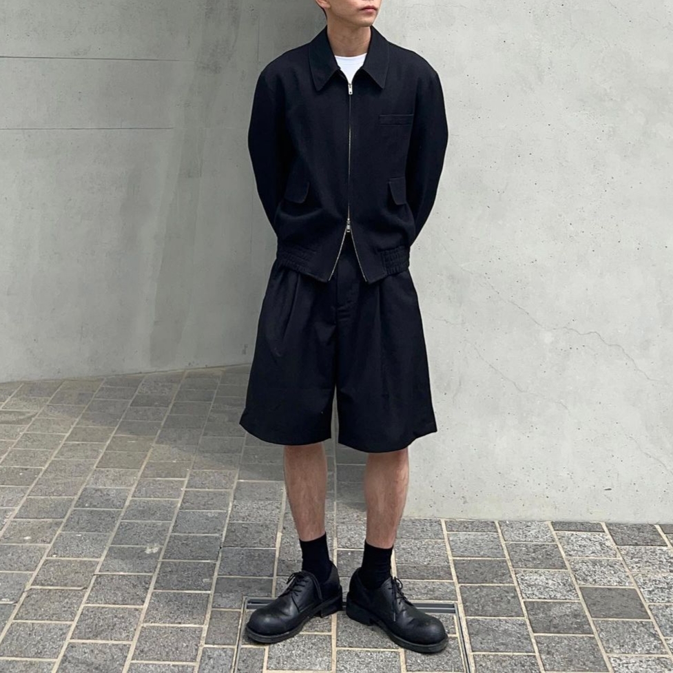 Millo Archive Minimalist Bermuda Half Pants Pine Green 착용 스타일 - 1