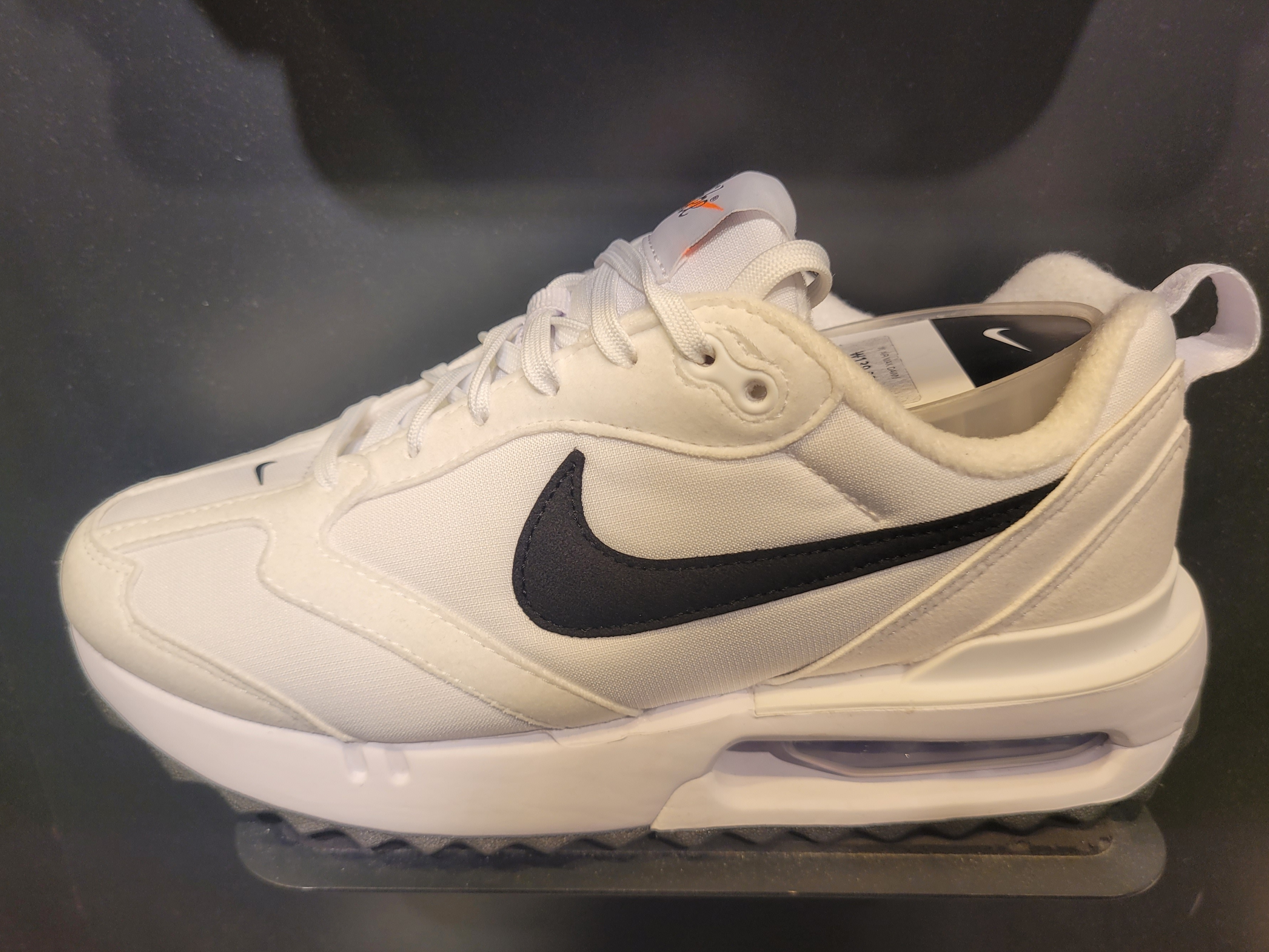 (W) Nike Air Max Dawn White Black 착용 스타일 - 1