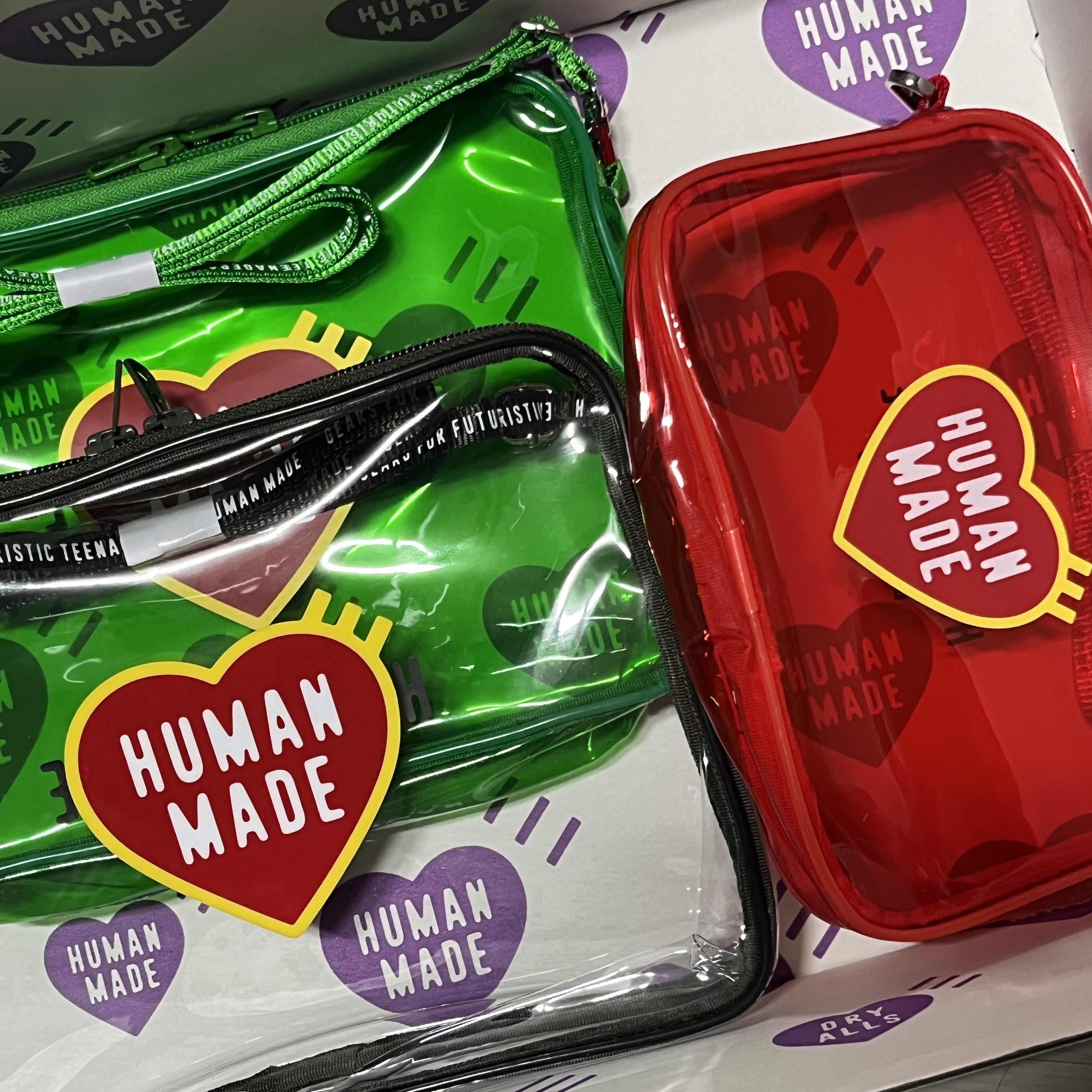 Human Made PVC Pouch Large Clear, Human Made PVC Pouch Medium Red 착용 스타일