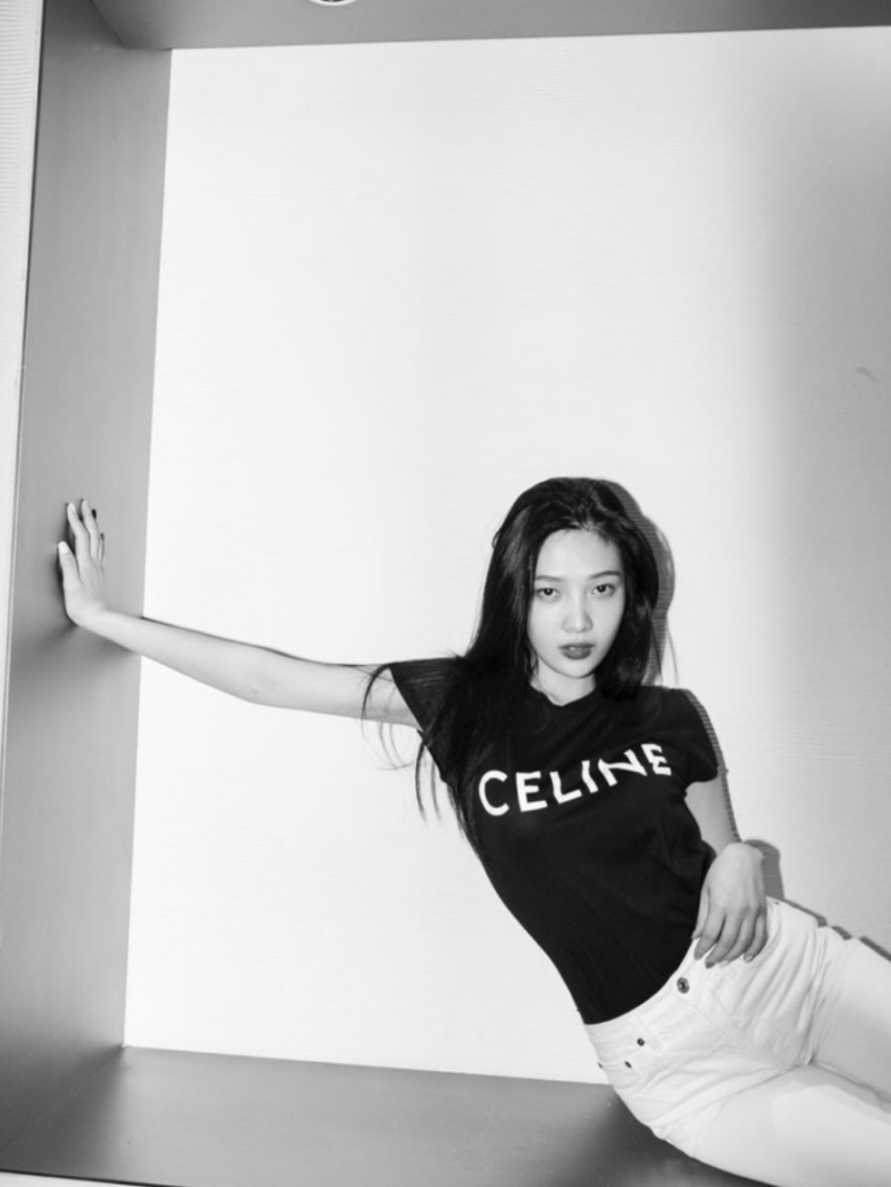 (W) Celine Loose T-Shirt in Cotton Jersey Black White 착용 스타일