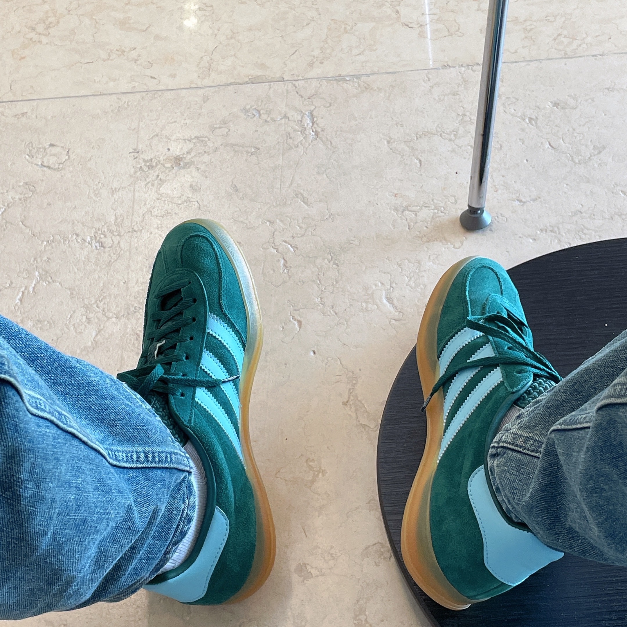 Adidas Gazelle Indoor Collegiate Green Hazy Sky 착용 스타일
