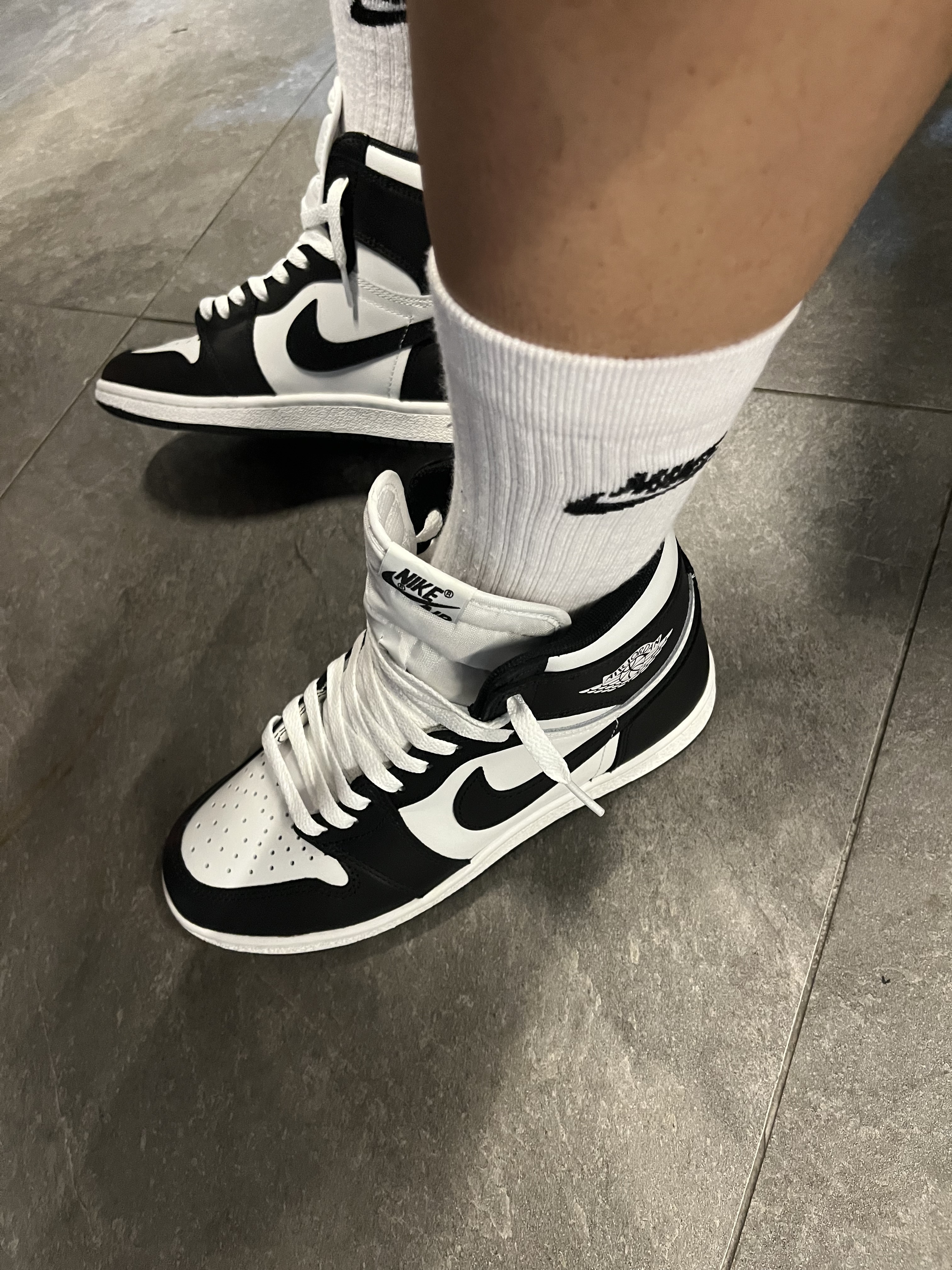 Jordan 1 High 85 Black White 착용 스타일 - 2