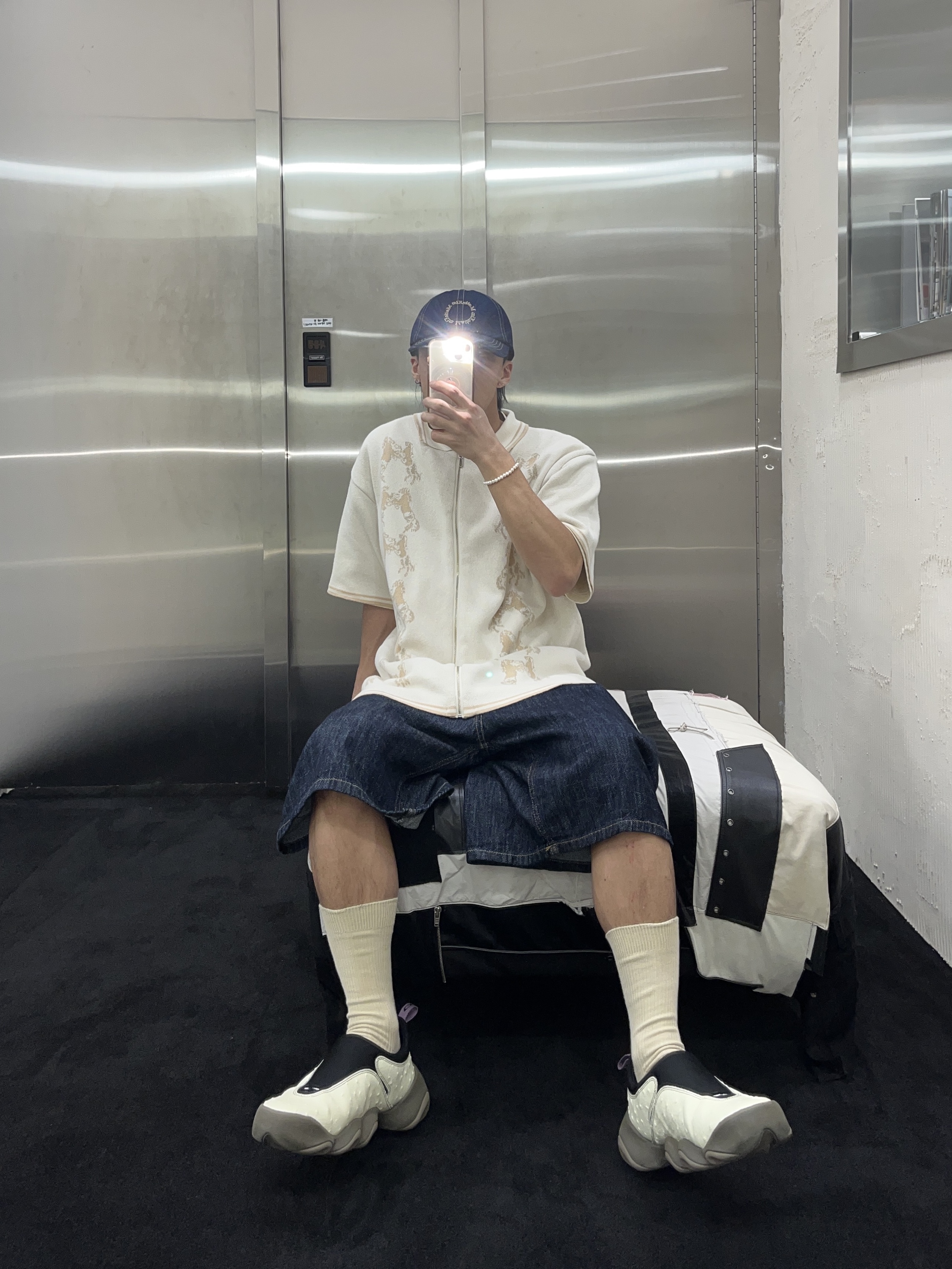 Matin Kim Denim Circle Logo Ball Cap Blue, Oakley Factory Team x Brain Dead Ostrich Flesh Ivory 착용 스타일 - 2