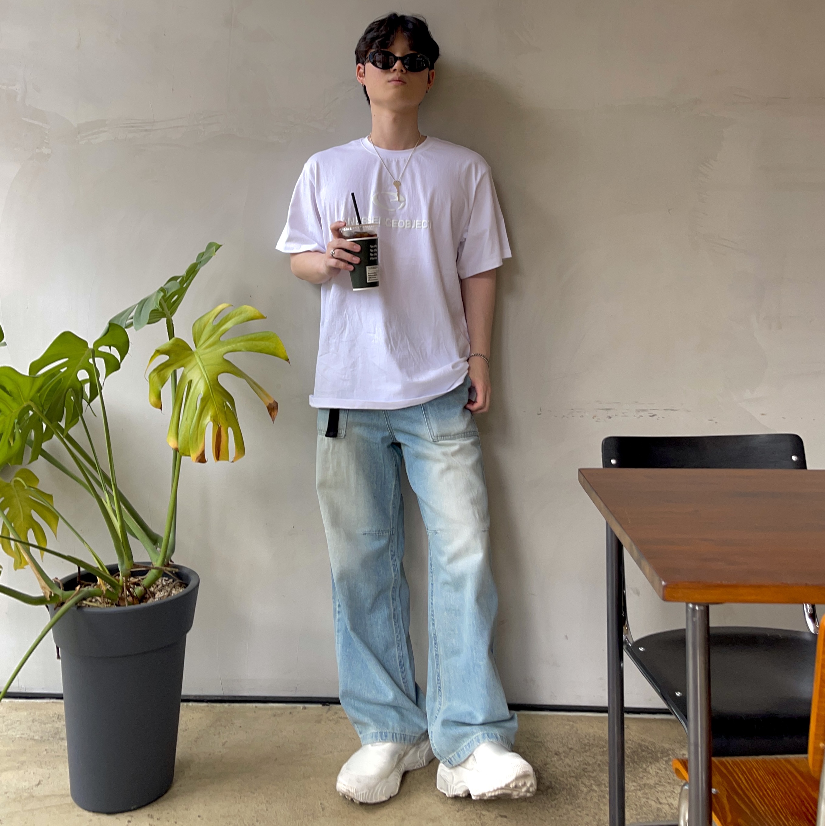 아디다스 로버뮬 어드벤쳐 크림 화이트 착용 스타일 - 1