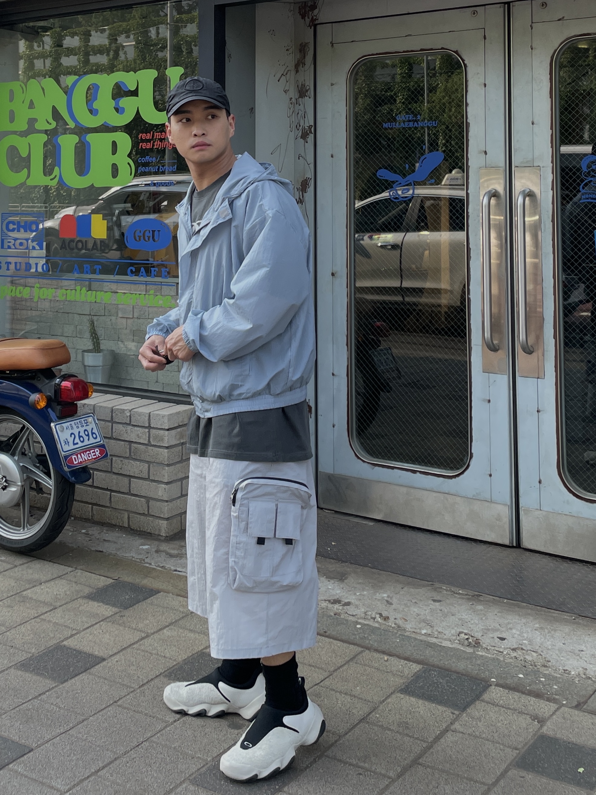 Oakley Factory Team x Brain Dead Flesh Milk Black 착용 스타일