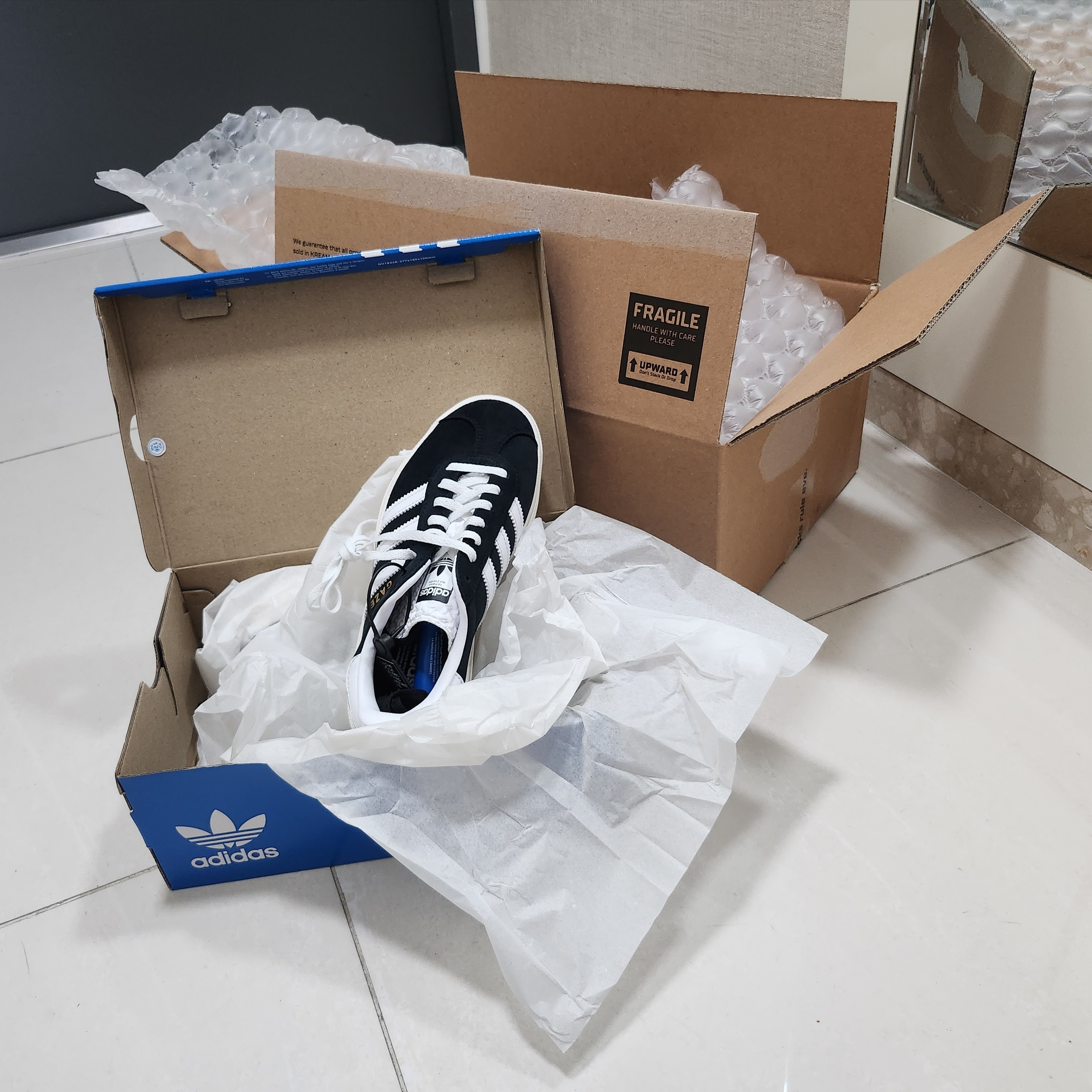 (W) Adidas Gazelle Bold Core Black Cloud White 착용 스타일 - 2