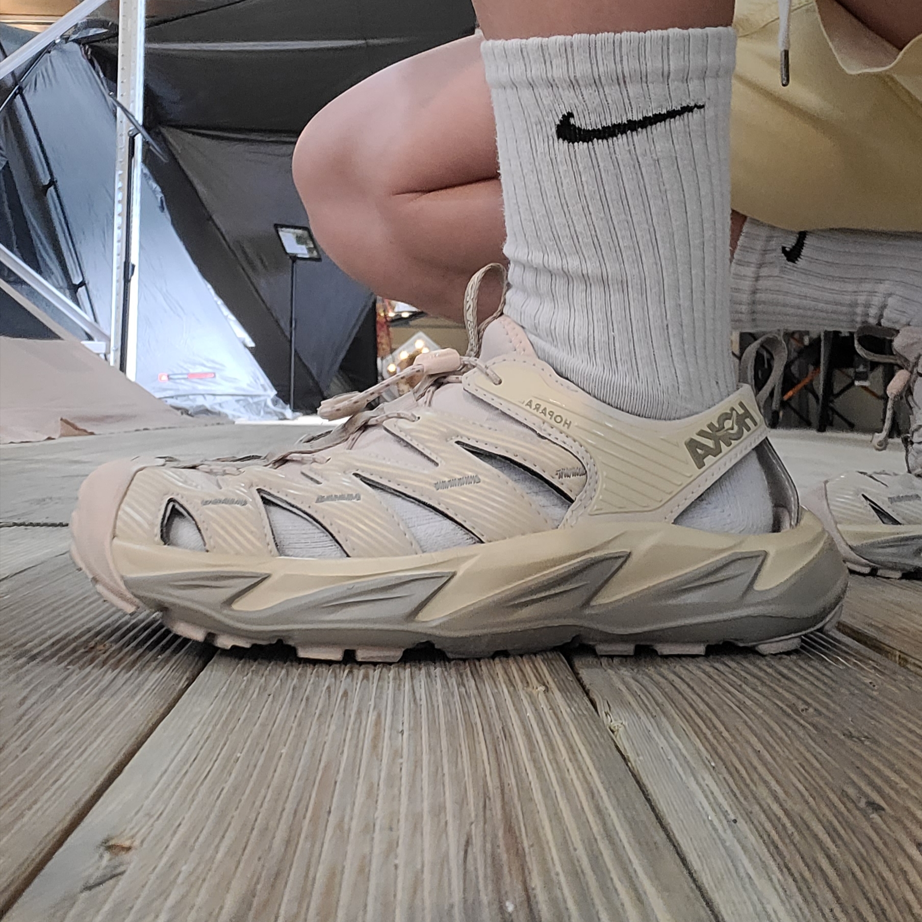 Hoka Hopara Shifting Sand Dune 착용 스타일
