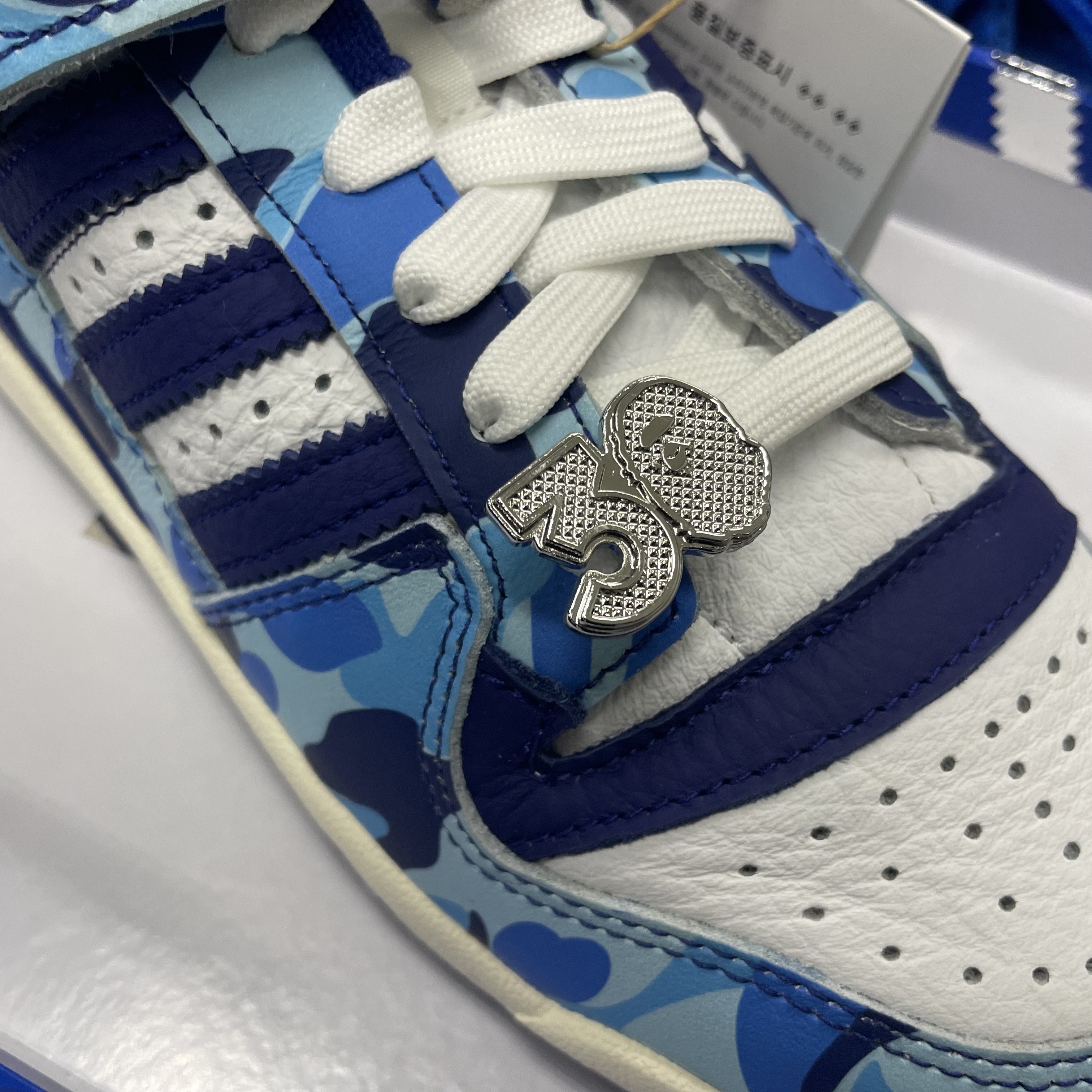 Adidas x BAPE Forum 84 Low Blue Camo 착용 스타일 - 2
