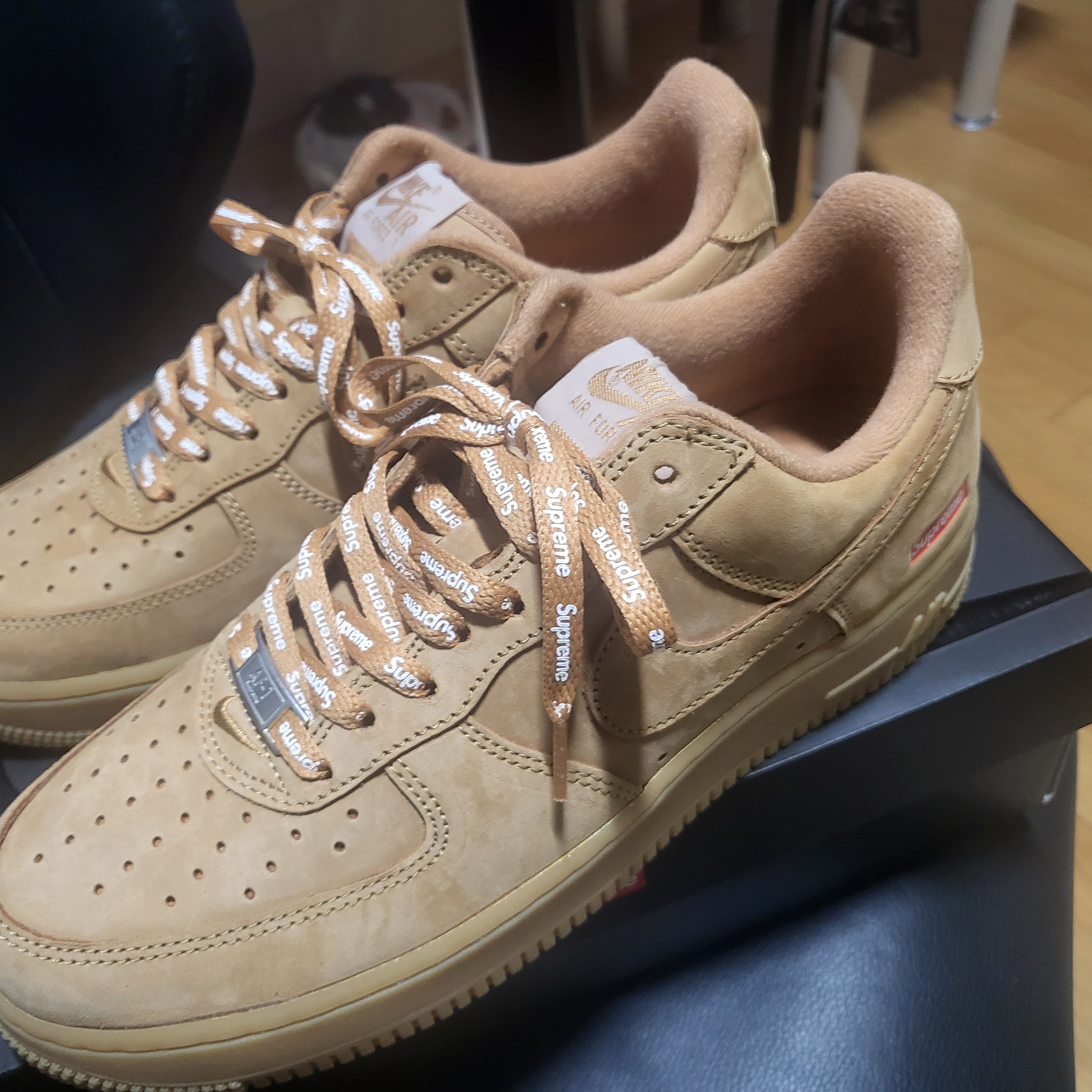 Nike x Supreme Air Force 1 Low Flax 착용 스타일 - 2