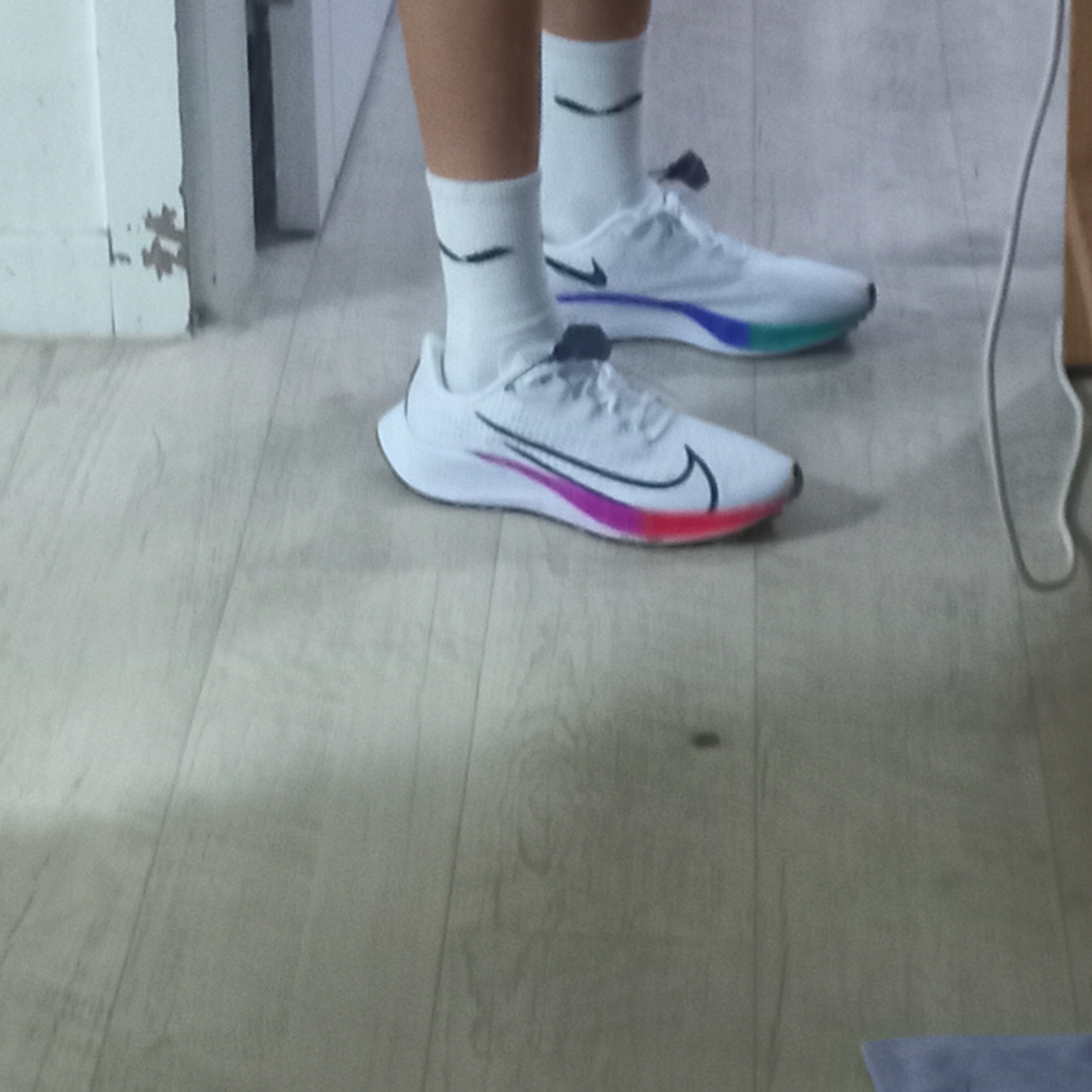 Nike Air Zoom Pegasus 37 White Hyper Violet 착용 스타일
