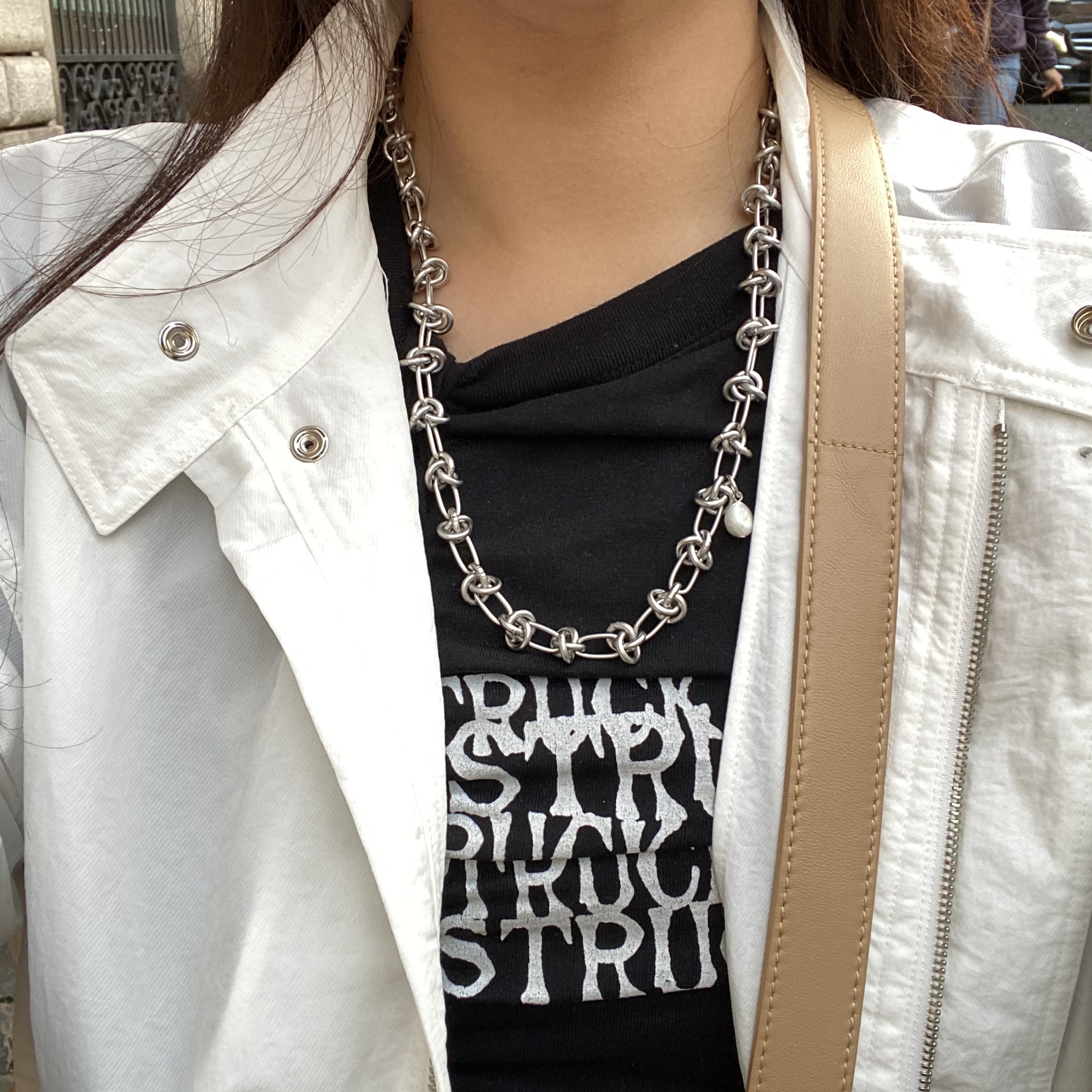 [KREAM 단독] Haleine Pearl Layered Chain&Necklace Silver 착용 스타일 - 1
