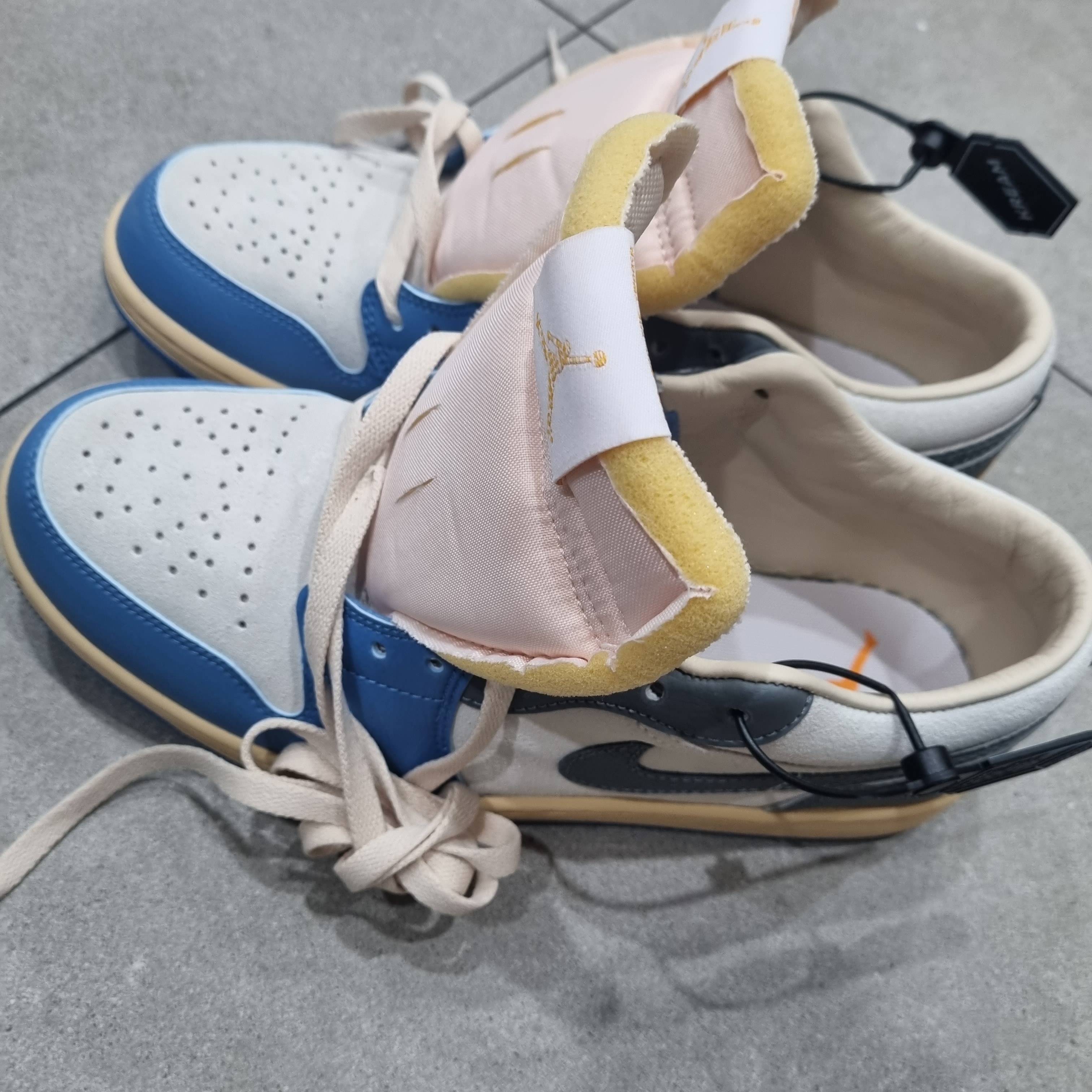 Jordan 1 Low SE Tokyo 96 착용 스타일
