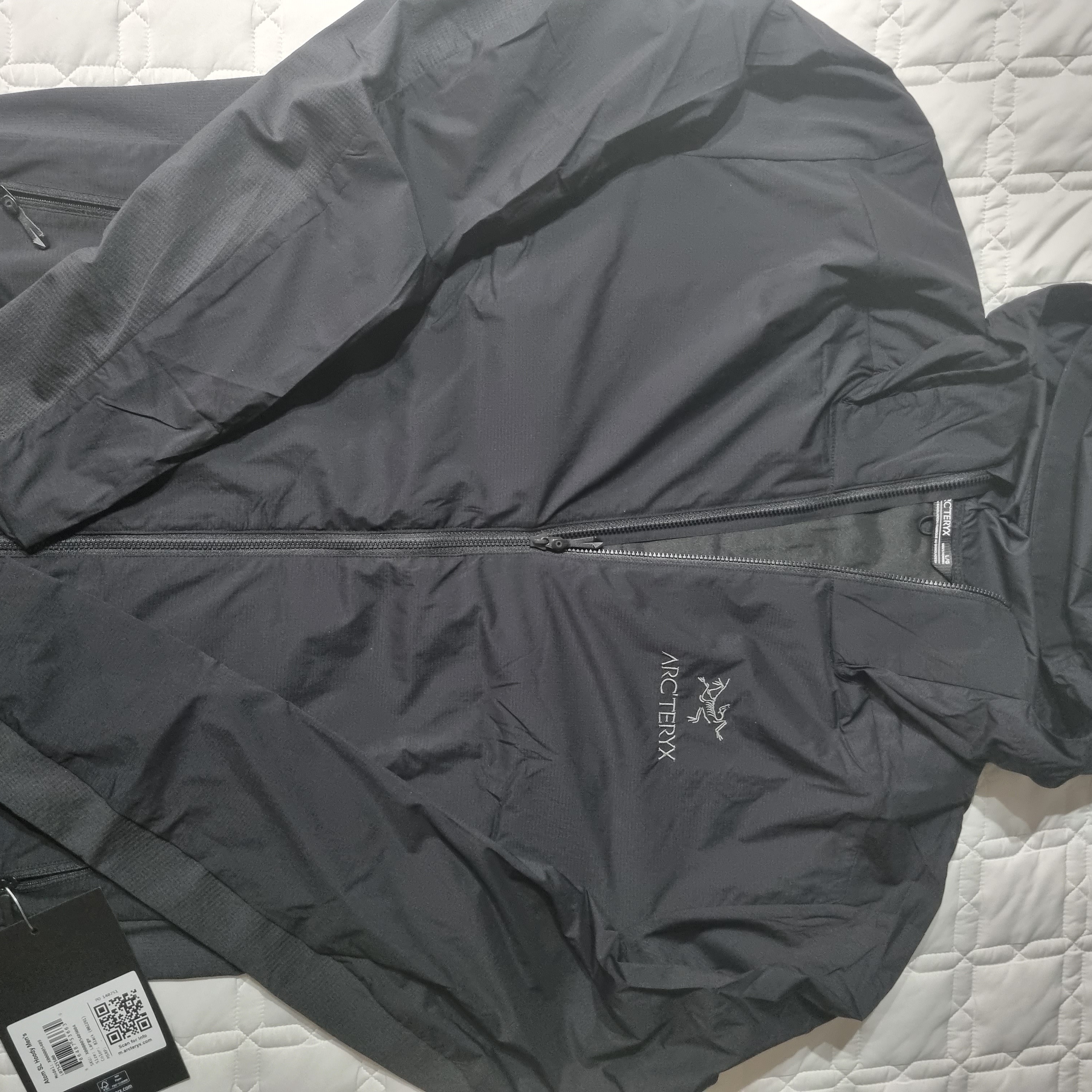 Arc'teryx Atom SL Hoody Black 착용 스타일