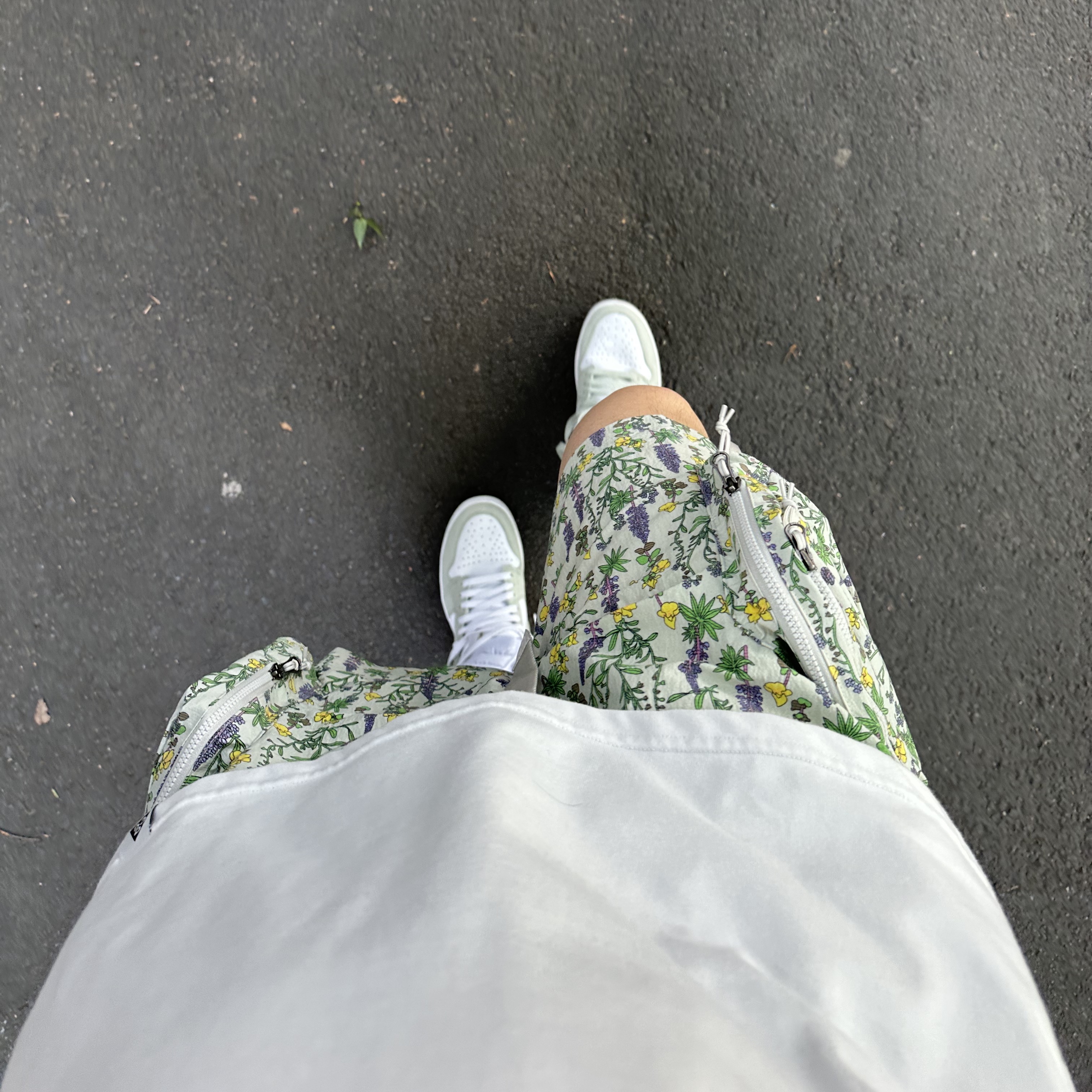 Nike ACG Snowgrass Allover Print Cargo Shorts Light Bone - Asia, (W) Jordan 1 Retro High OG Seafoam 착용 스타일