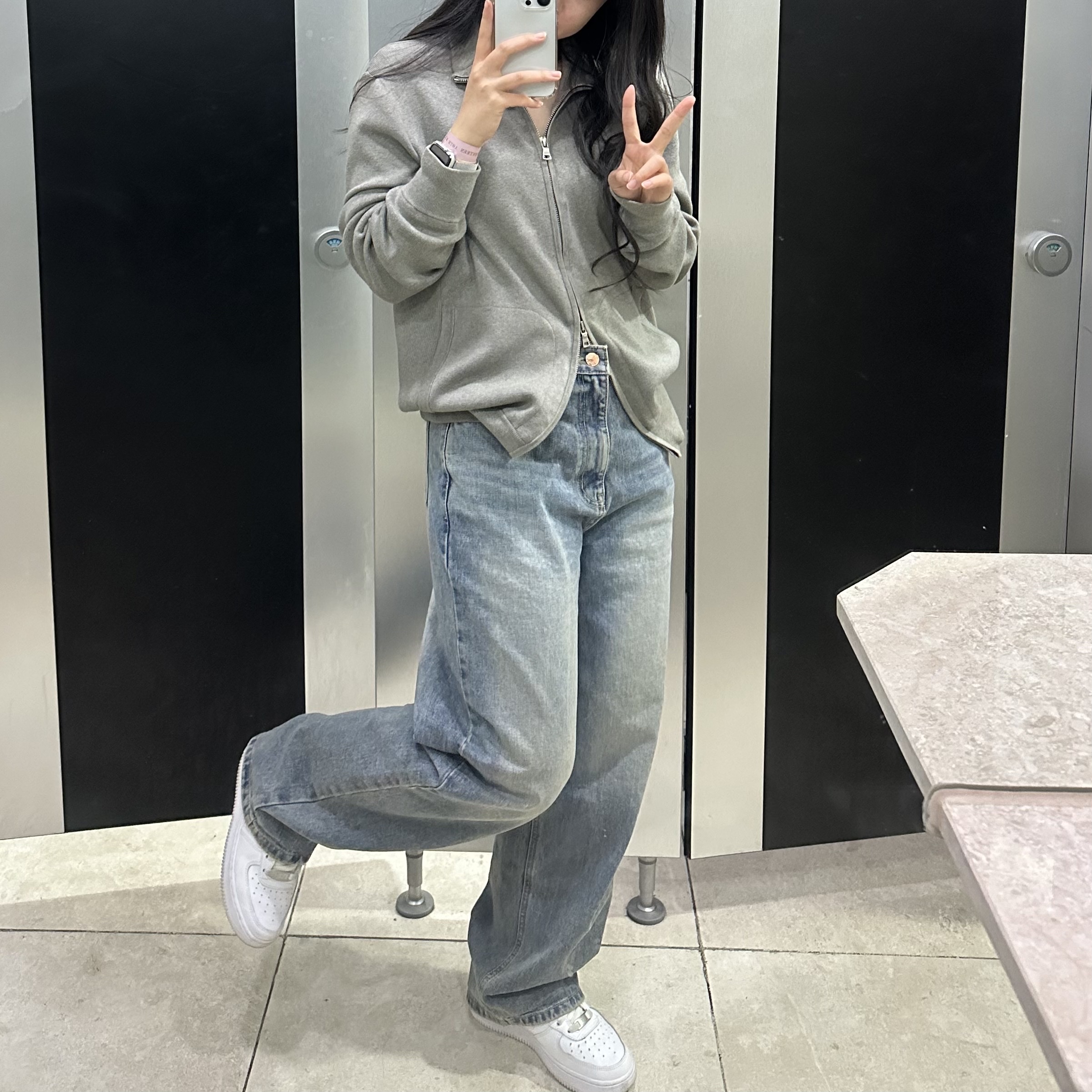 (GS) Nike Air Force 1 LE White 착용 스타일