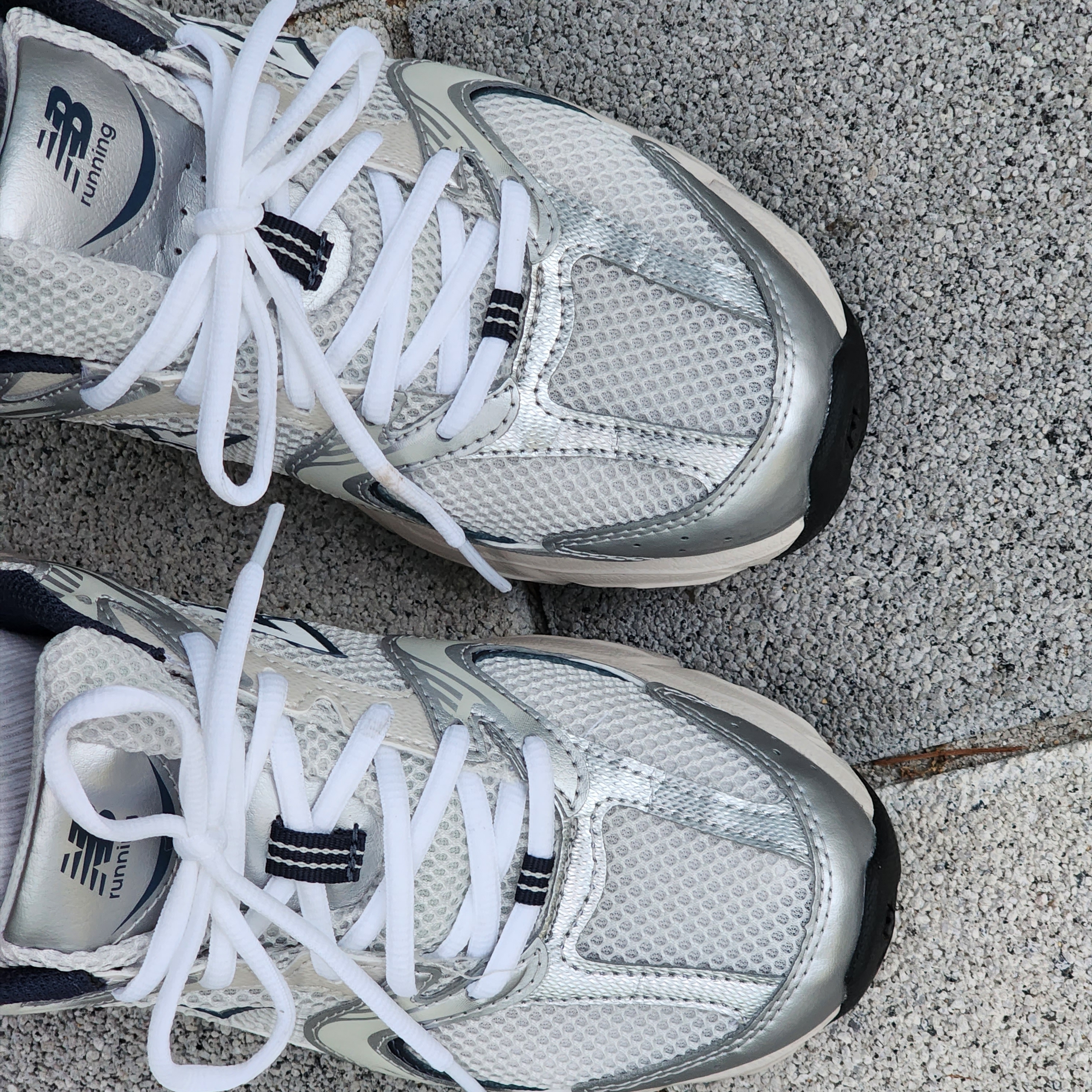 New Balance 530 Steel Grey 착용 스타일