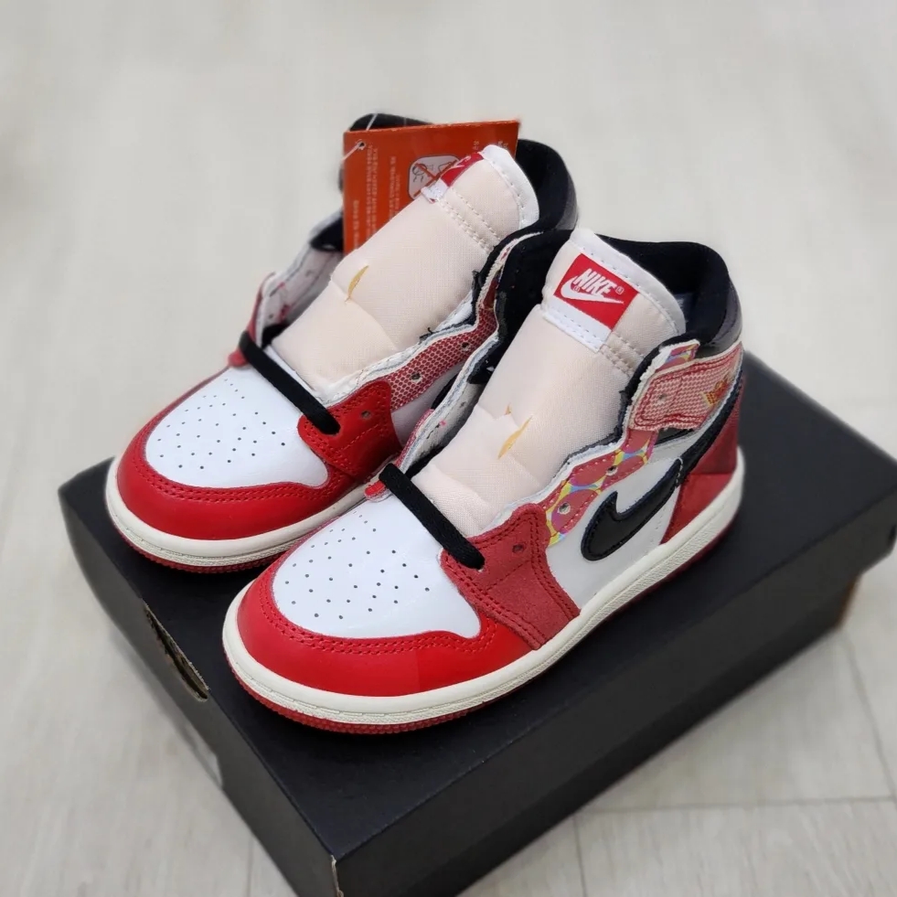 (TD) Jordan 1 Retro High Spider-Man Next Chapter 착용 스타일 - 2