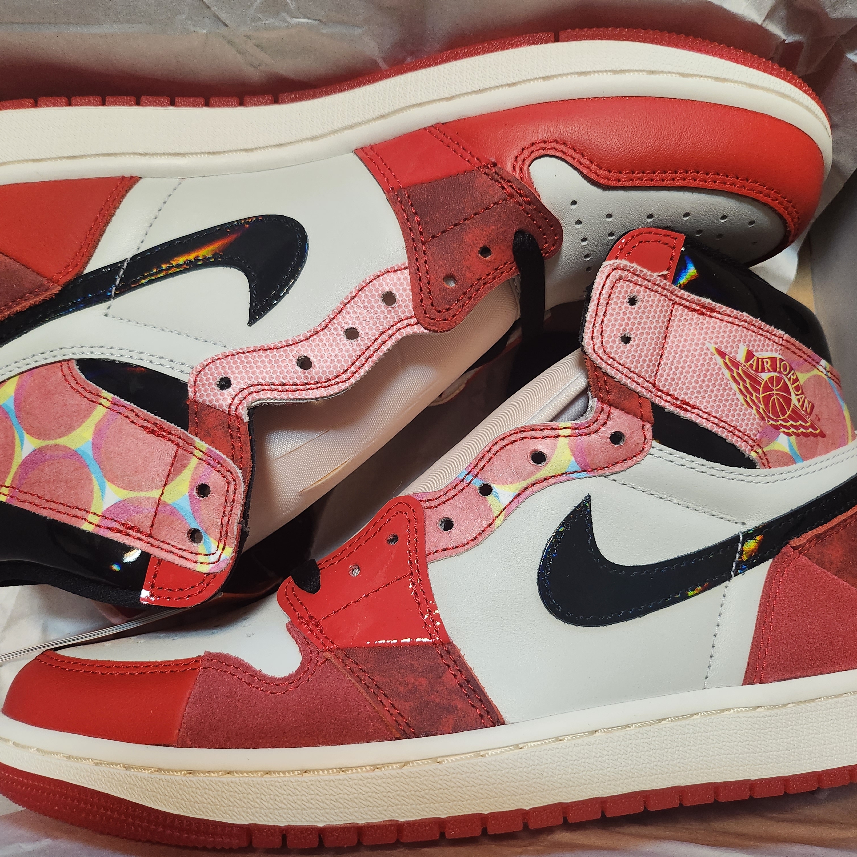 Jordan 1 Retro High Spider-Man Next Chapter 착용 스타일 - 2