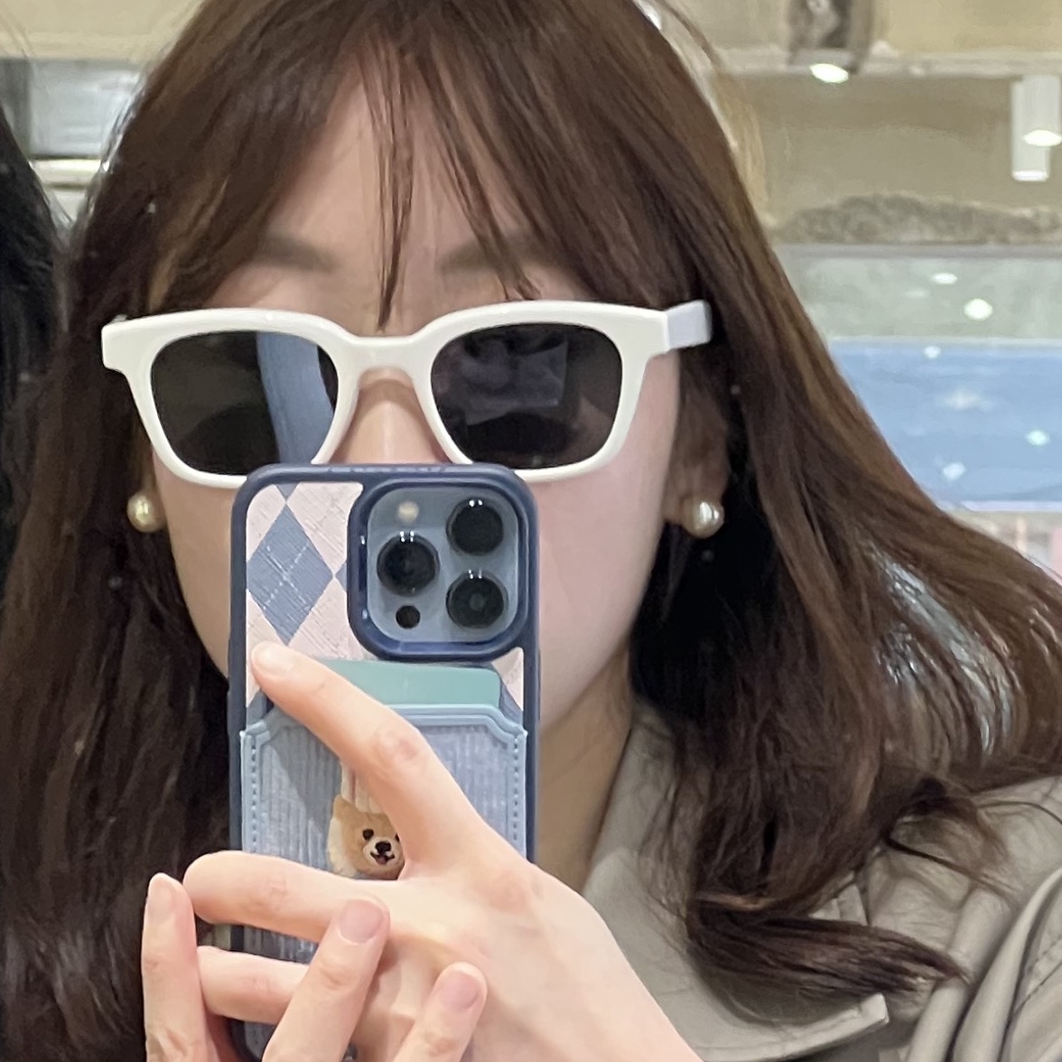 Gentle Monster x Maison Margiela MM006 White Black 착용 스타일