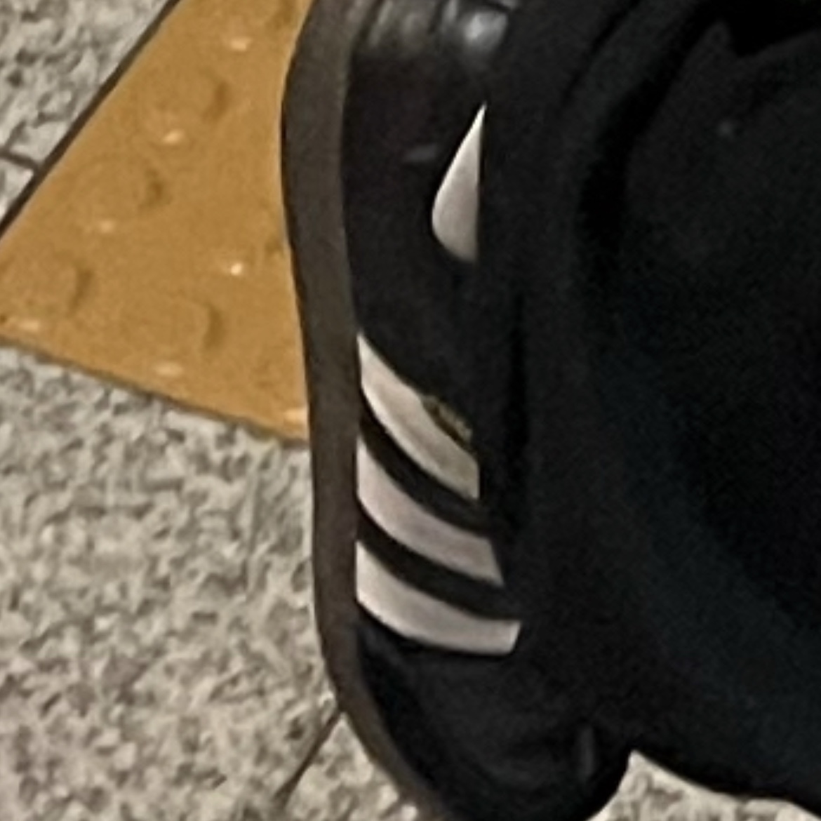 Adidas Samba OG Black White Gum 착용 스타일