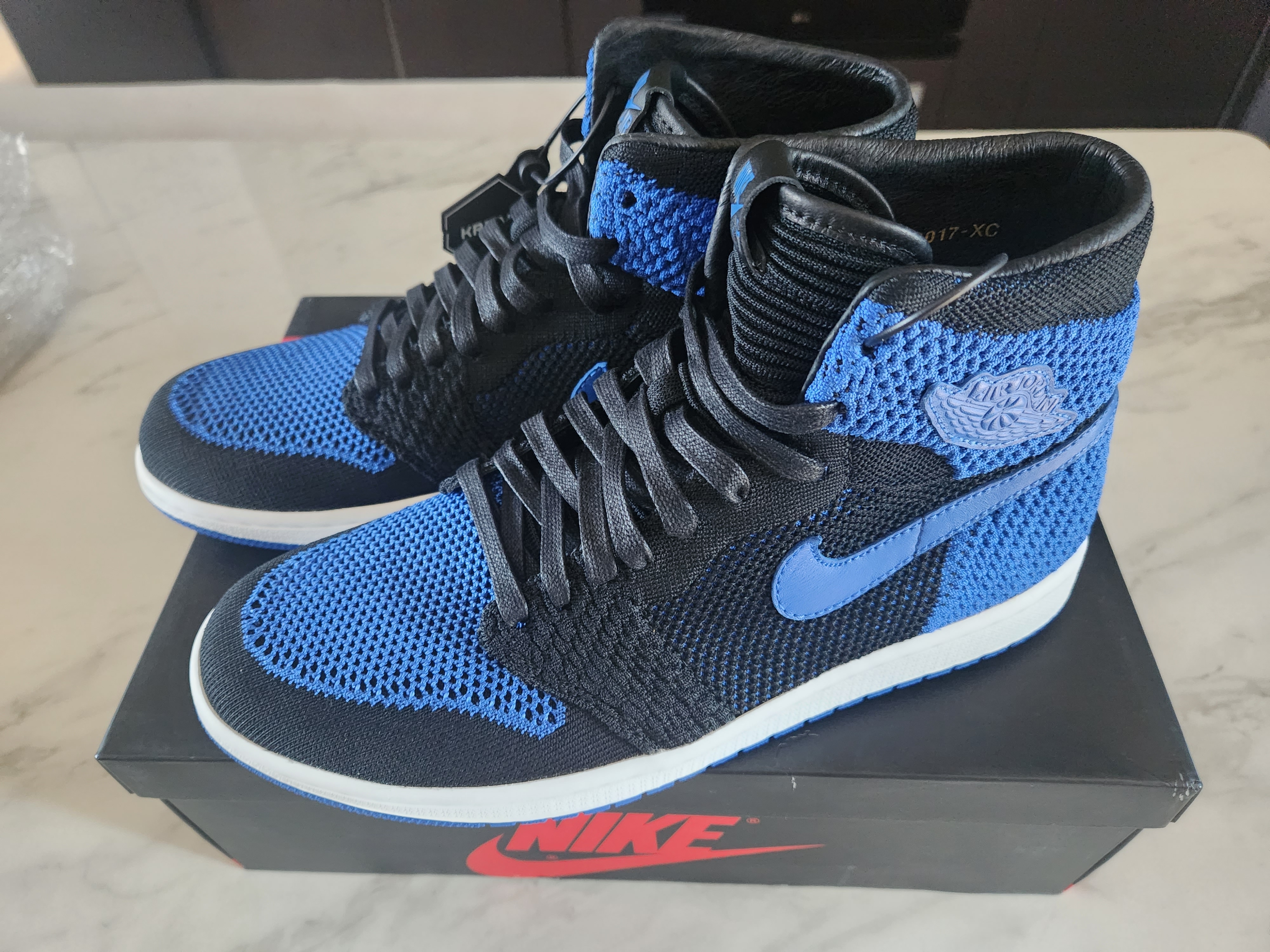 Jordan 1 Retro High Flyknit Royal 착용 스타일
