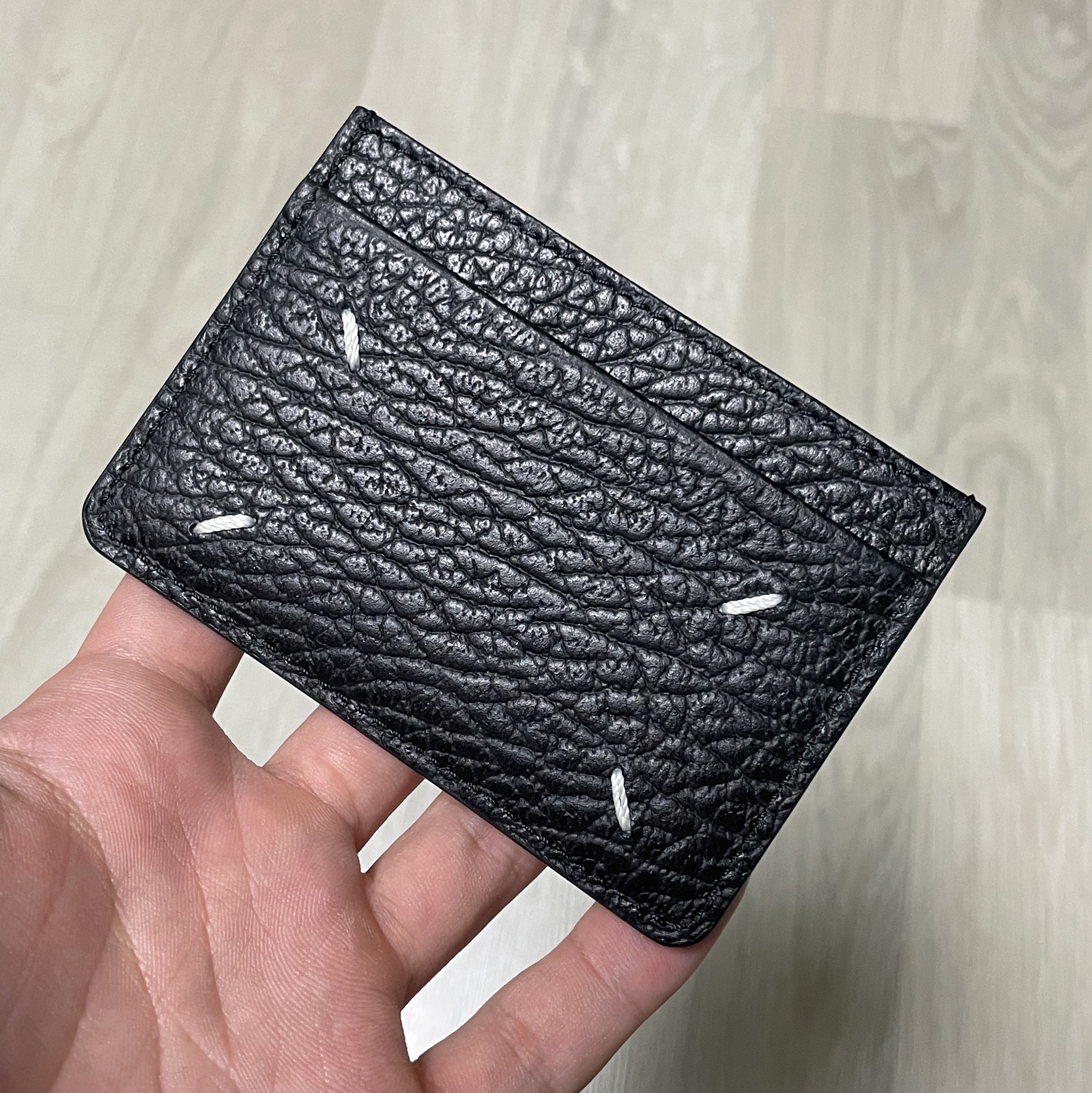 Maison Margiela Four Stitch Card Holder Black 착용 스타일