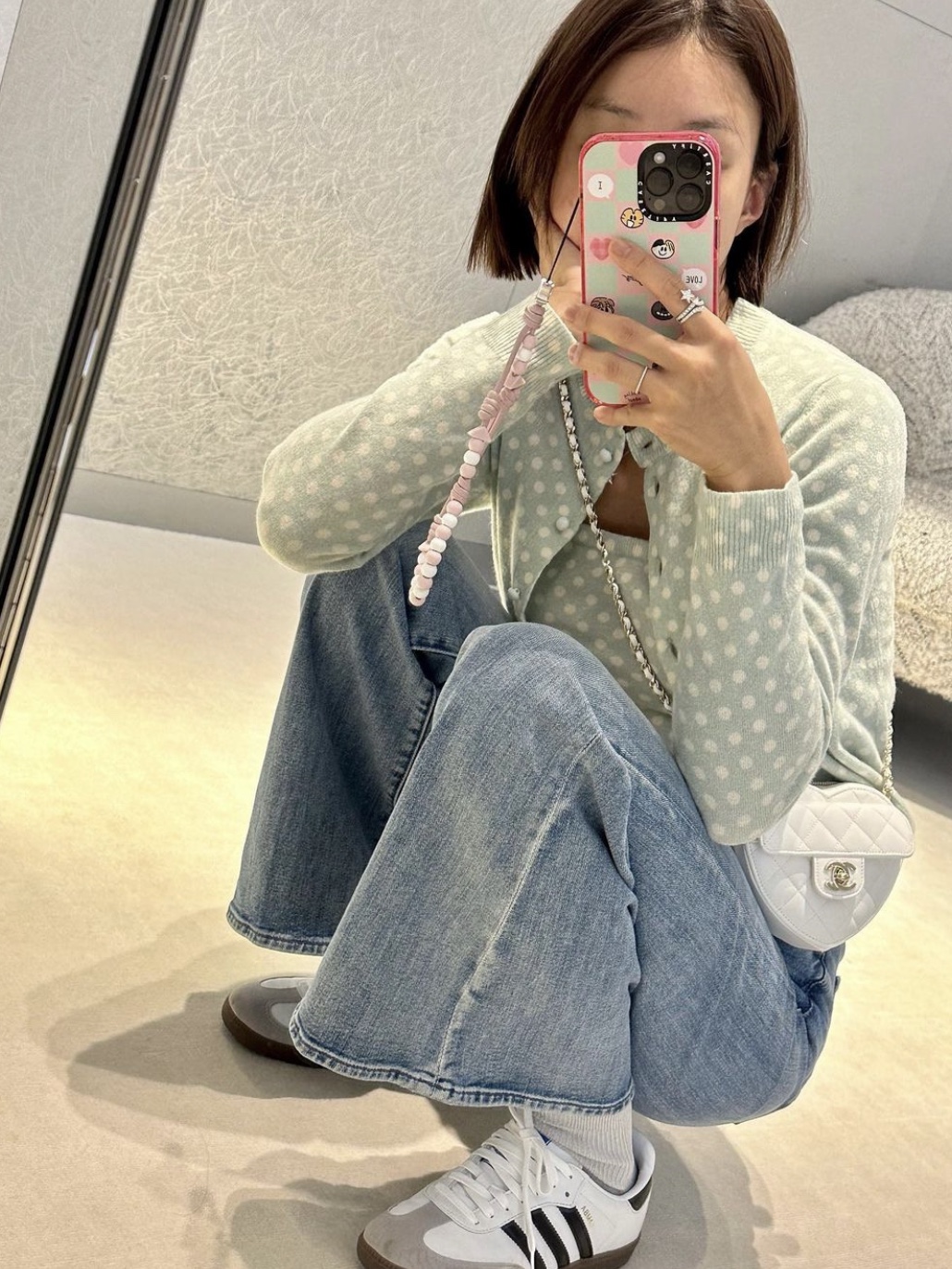 Chanel Heart Clutch with Chain Lambskin & Gold White, Adidas Samba Vegan White Black 착용 스타일 - 1