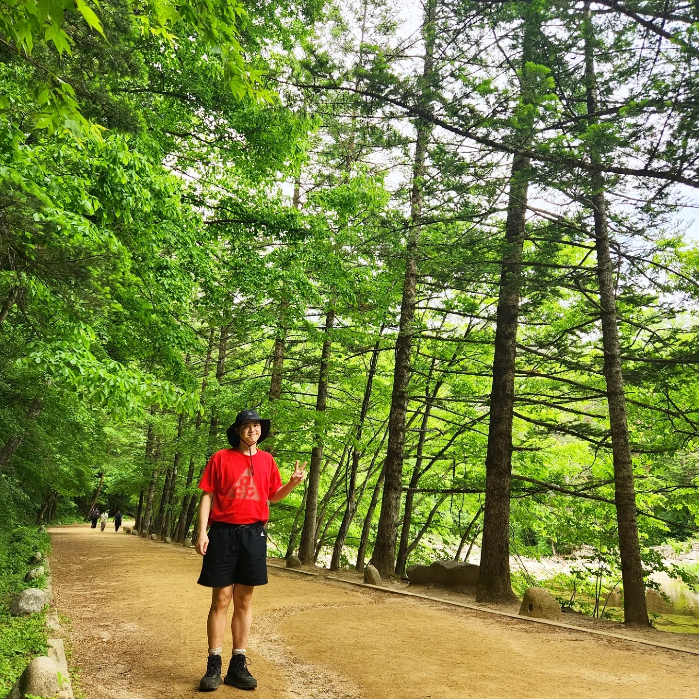 Nike NRG ACG Trail Shorts Black Dark Smoke Grey - Asia, Nike ACG HBR Short Sleeve T-Shirt University Red - US/EU 착용 스타일