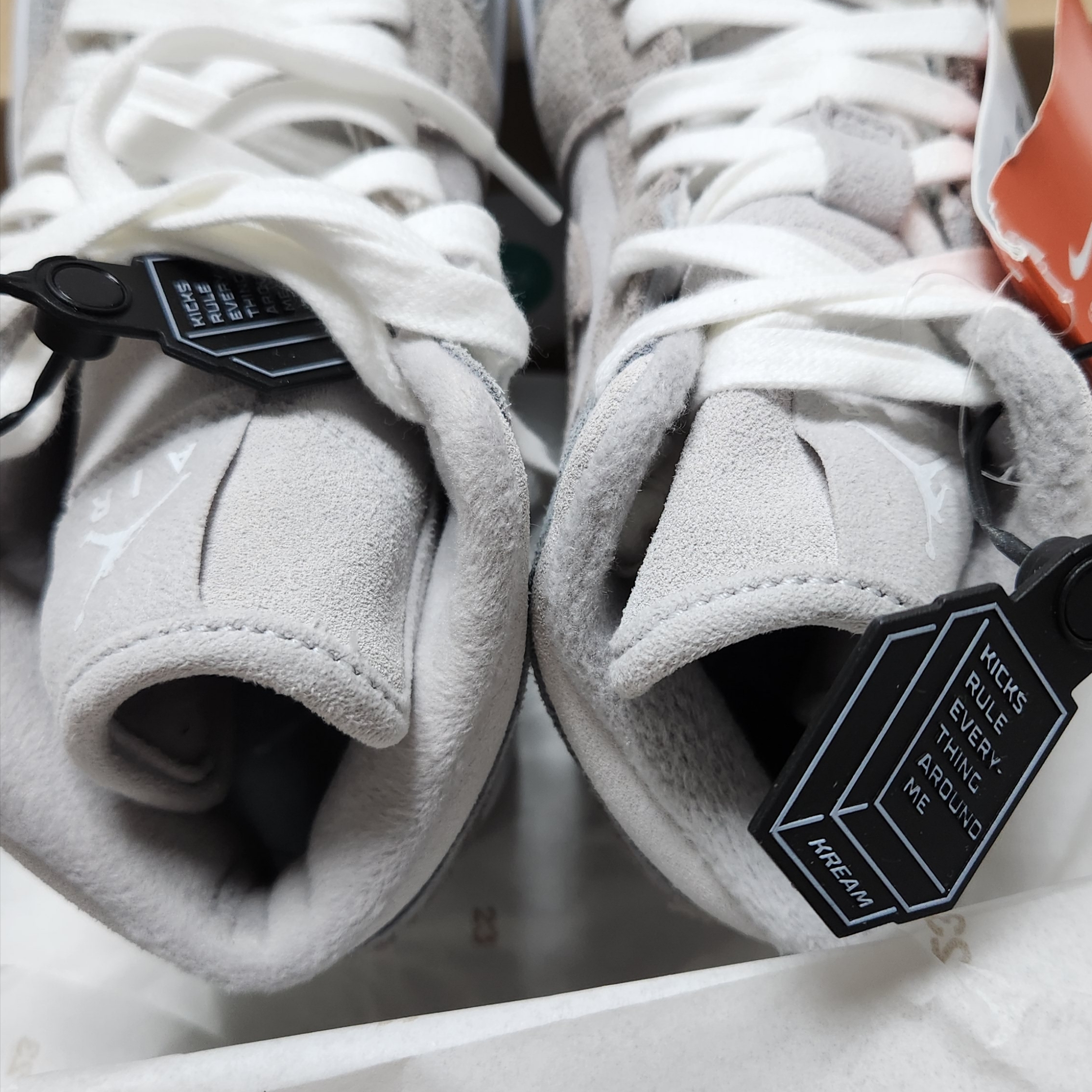 (W) Jordan 1 Mid SE Particle Grey 착용 스타일 - 3