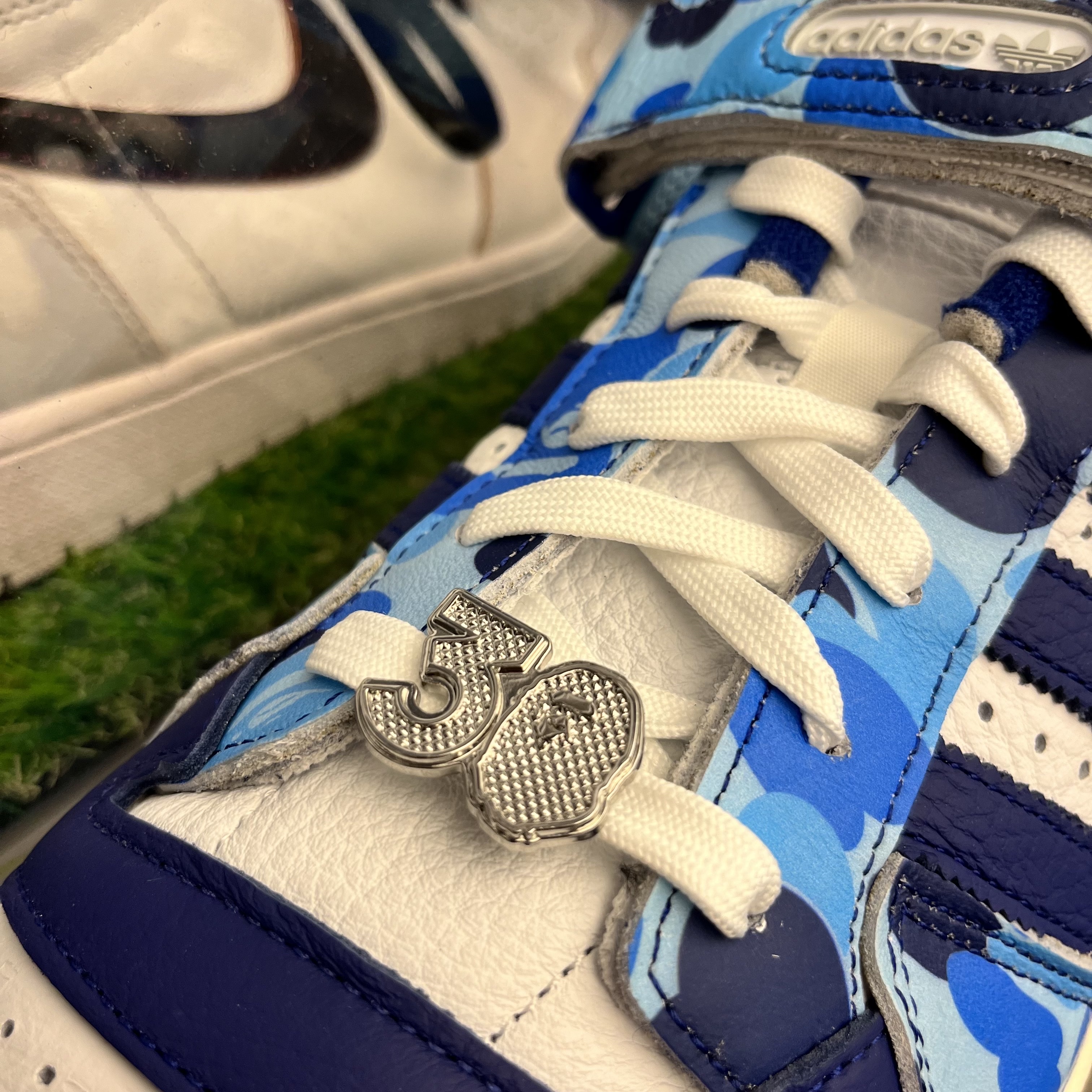 Adidas x BAPE Forum 84 Low Blue Camo 착용 스타일 - 1