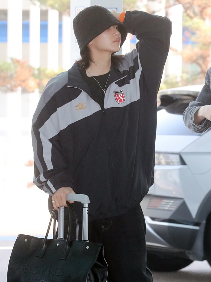 Supreme x Umbro Track Jacket Black - 23SS 착용 스타일