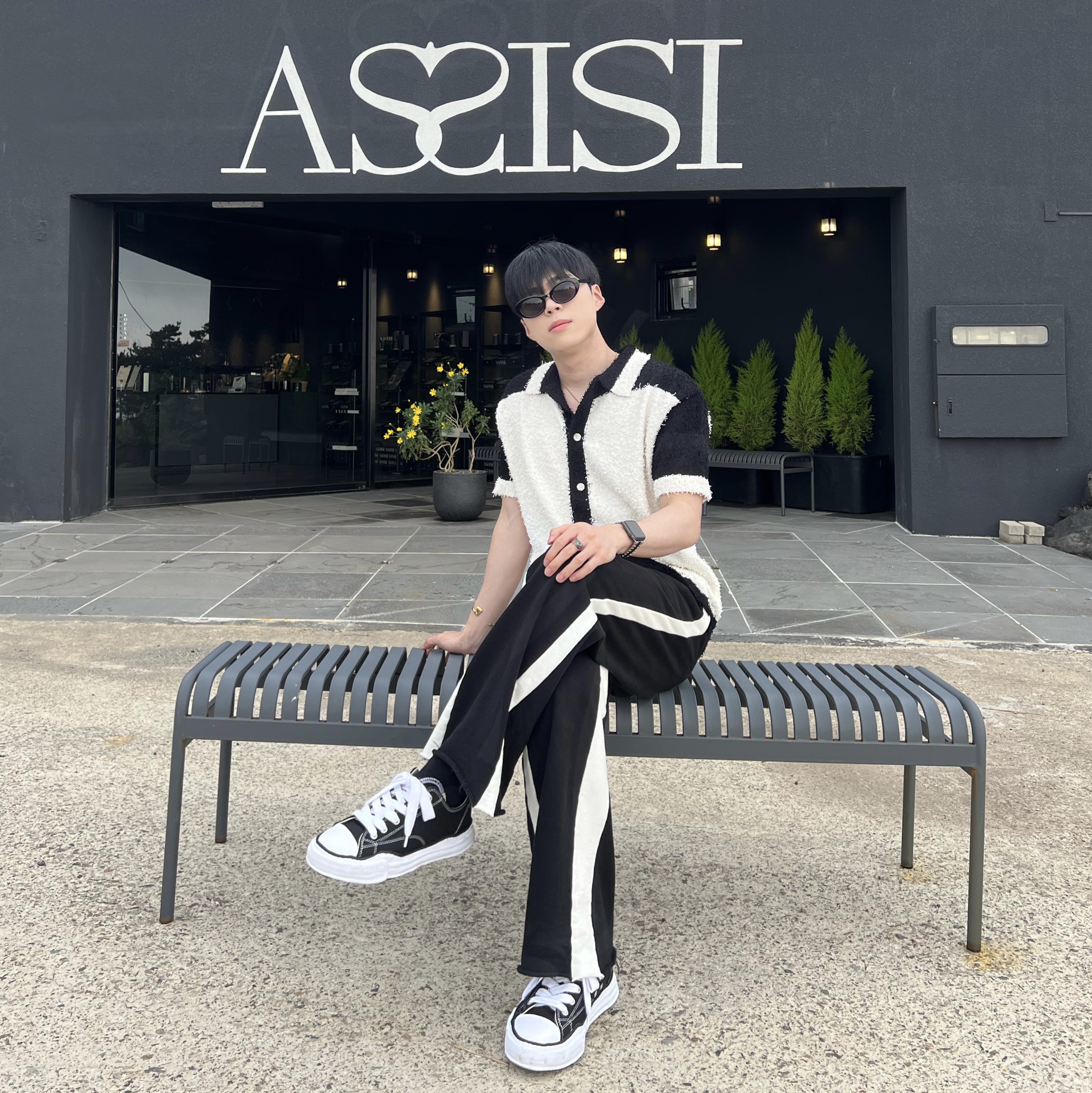 Maison Mihara Yasuhiro Peterson OG Sole Canvas Low Sneakers Black 착용 스타일