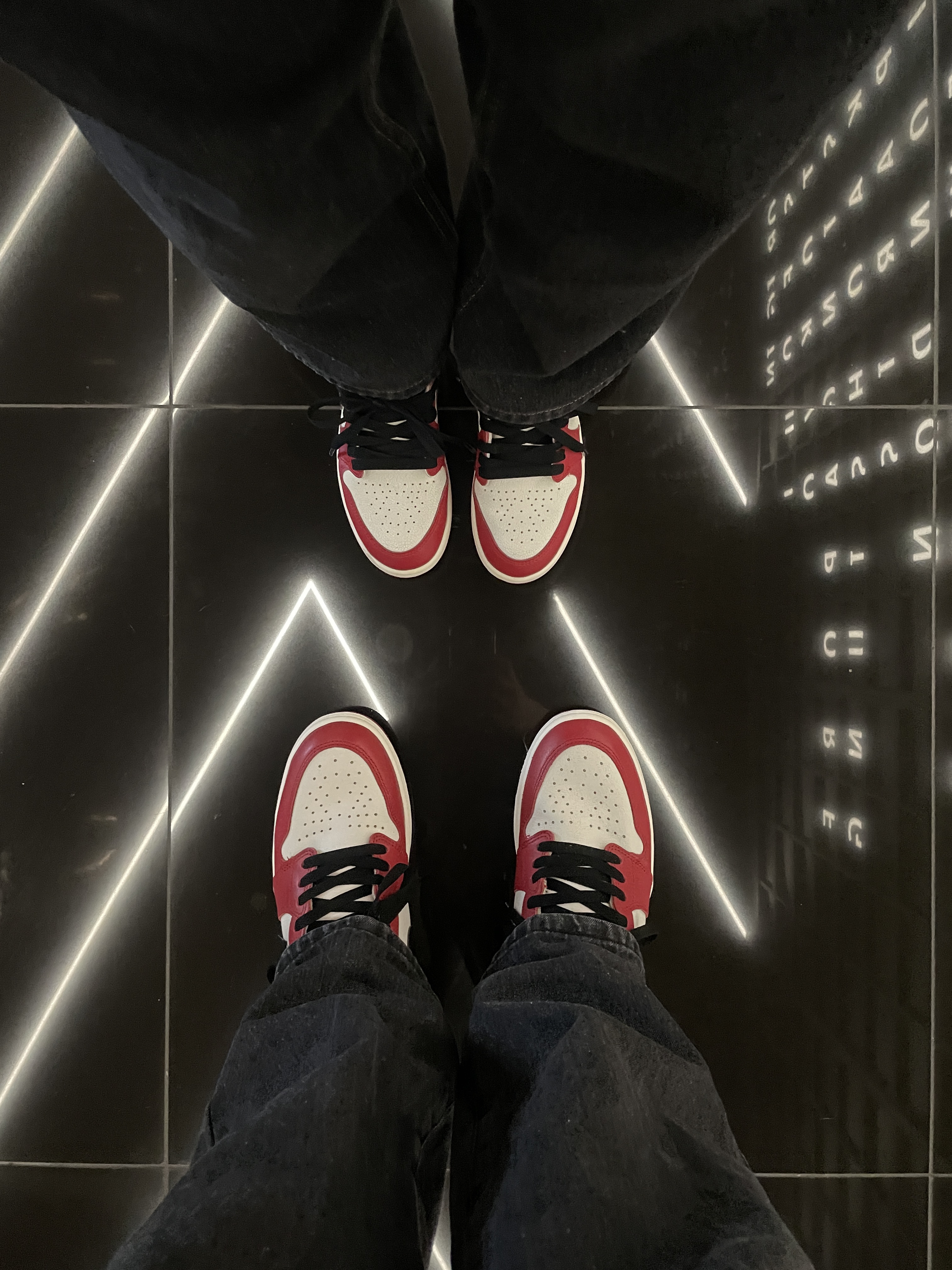 Jordan 1 Retro High OG Chicago 2022, (GS) Jordan 1 Retro High OG Chicago 2022 착용 스타일 - 1