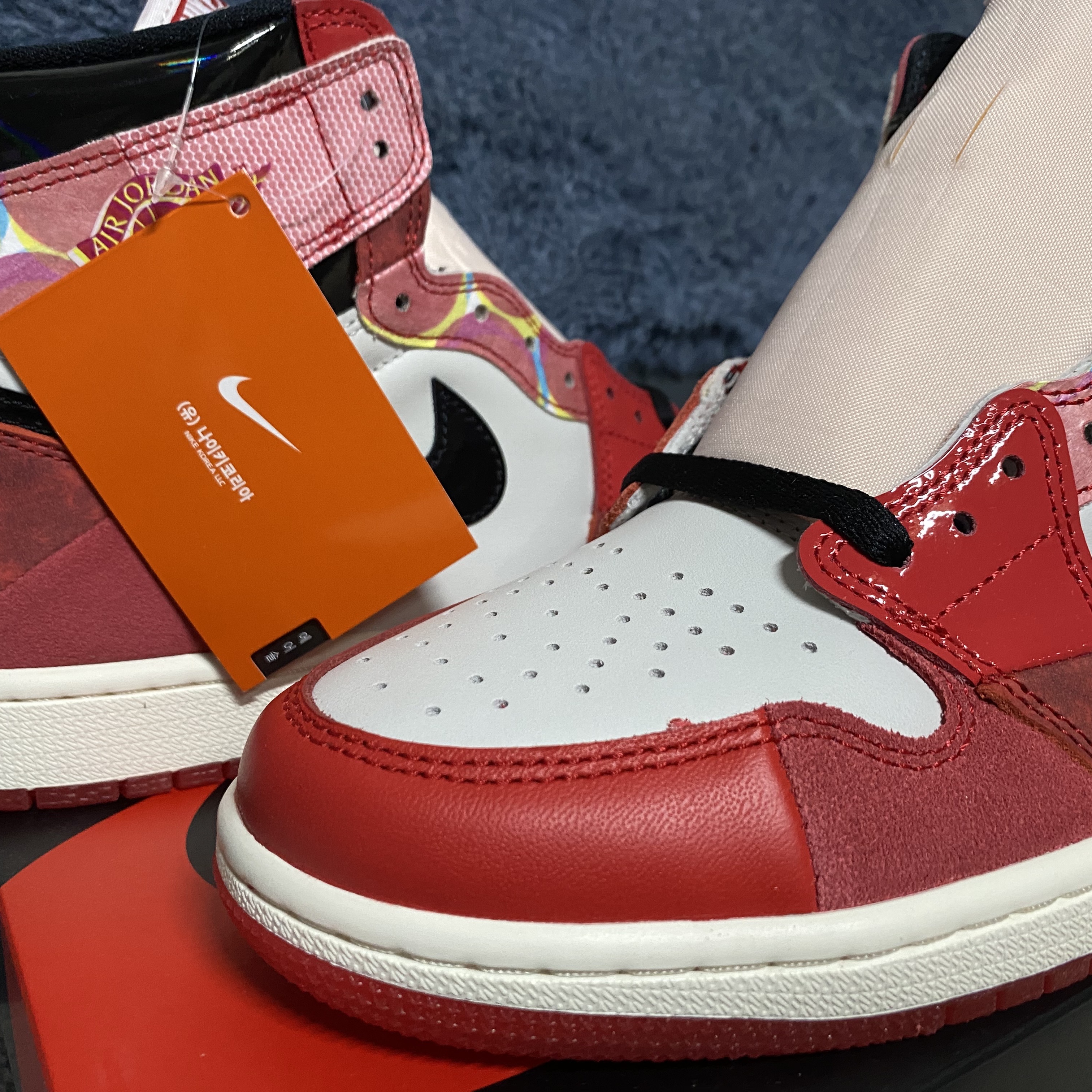 Jordan 1 Retro High Spider-Man Next Chapter 착용 스타일 - 2