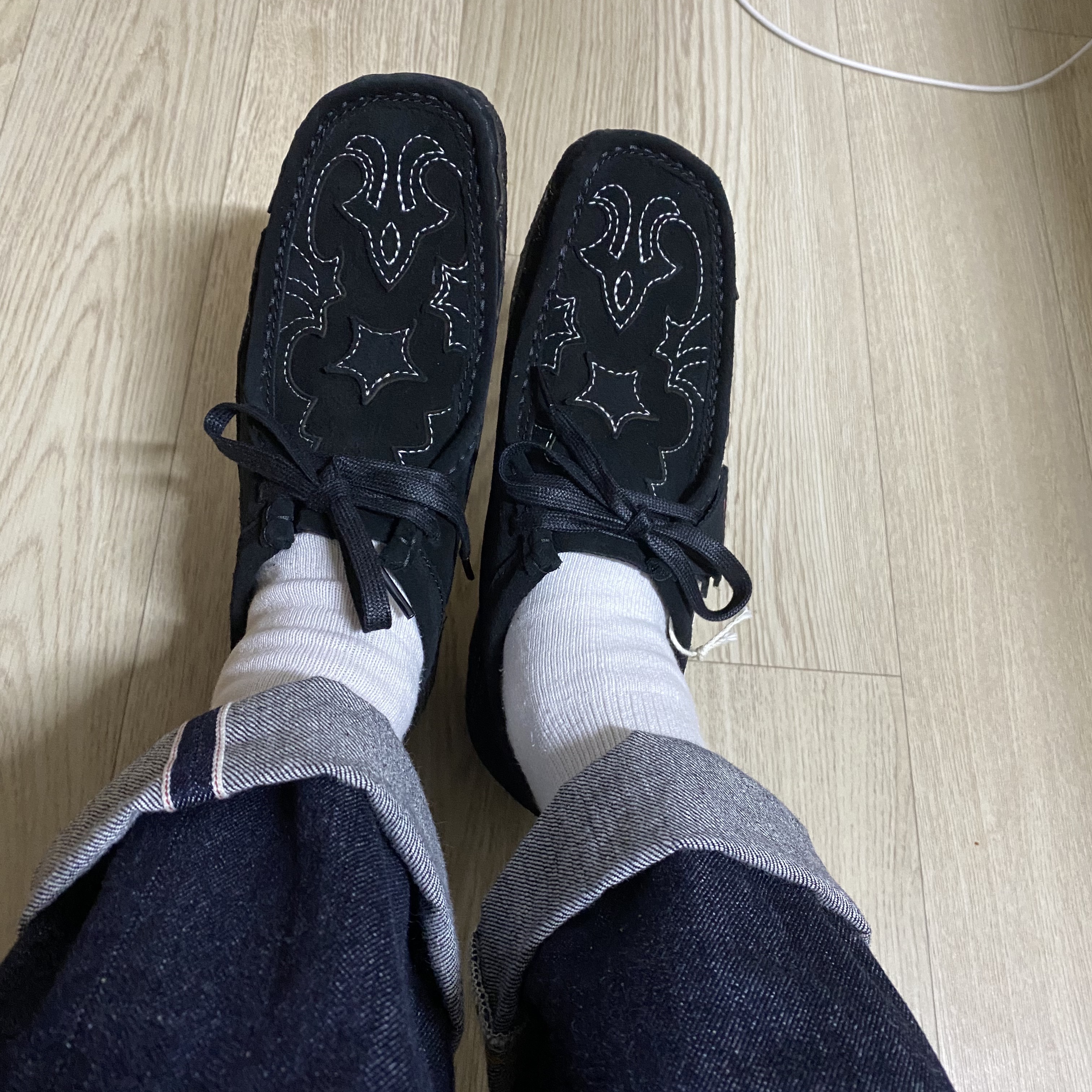 Clarks x Supreme Wallabee Black 착용 스타일