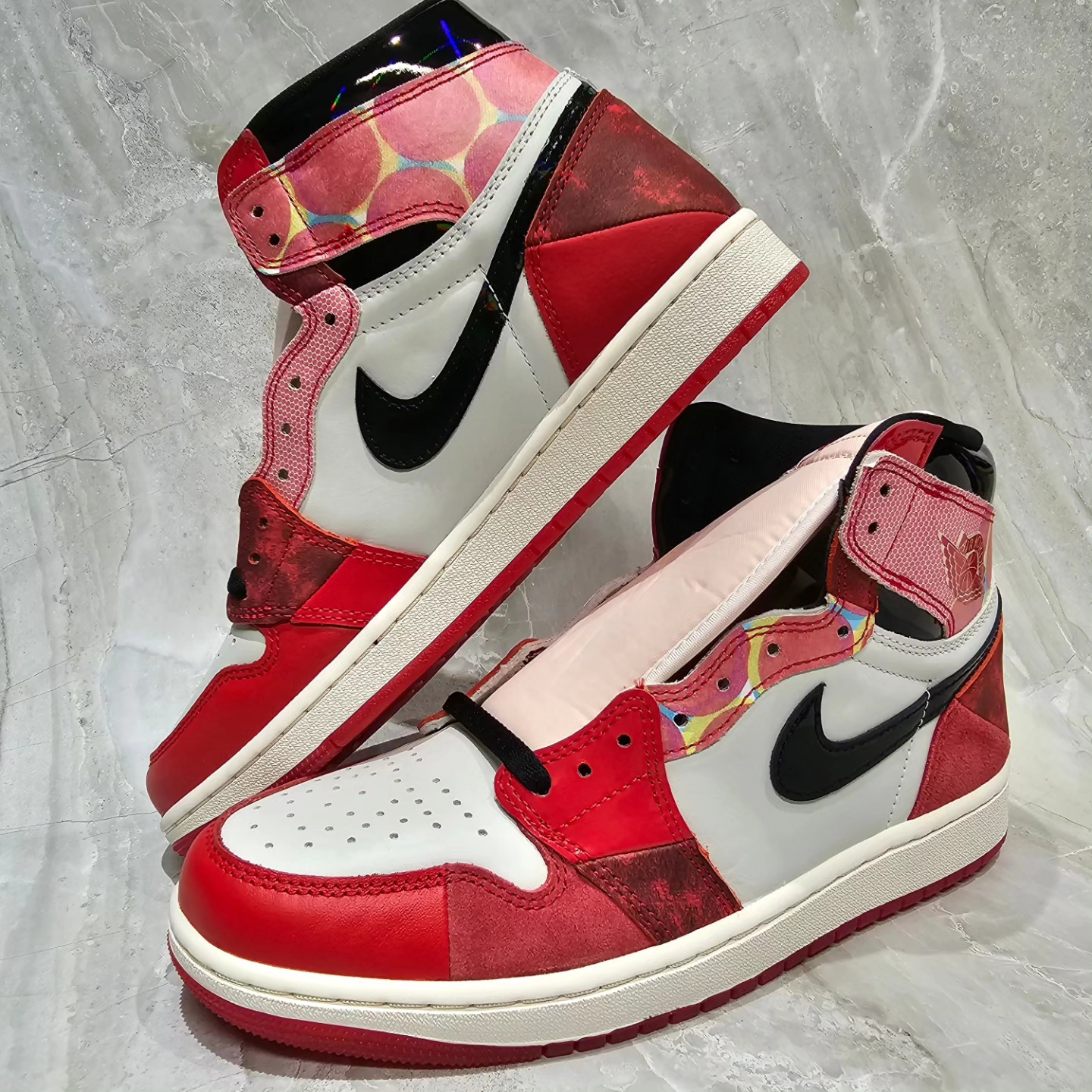 Jordan 1 Retro High Spider-Man Next Chapter 착용 스타일 - 3