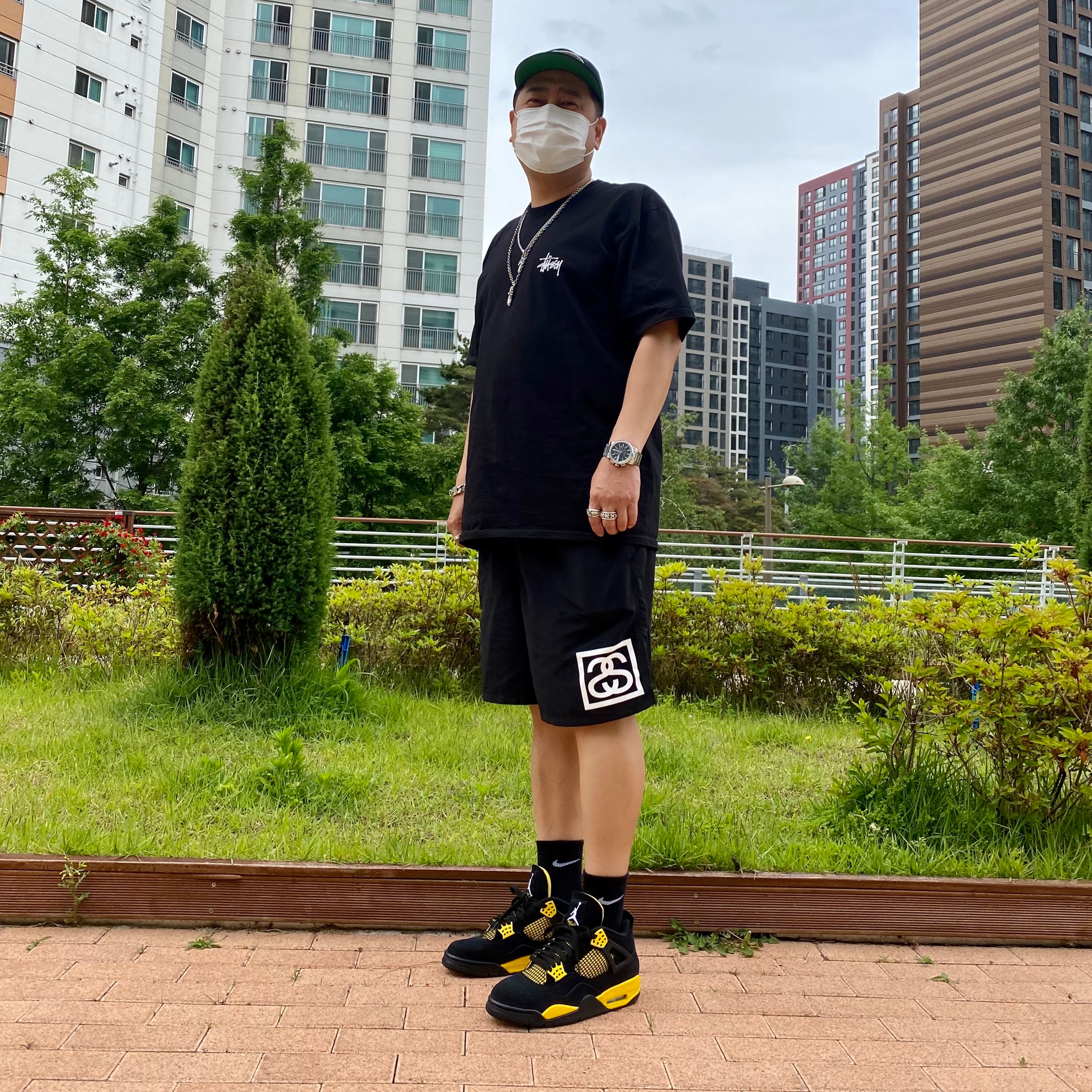 Stussy Melted T-Shirt Black, Jordan 4 Retro Thunder 2023 착용 스타일 - 4